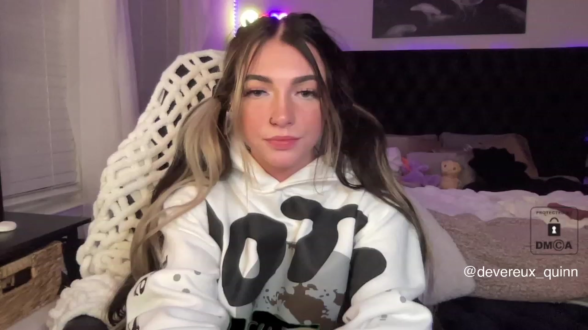 Gallery image thumbnail from Devereuxquinn's myfreecams stream on, 05/31/2023, 06:55 image 19 of 20