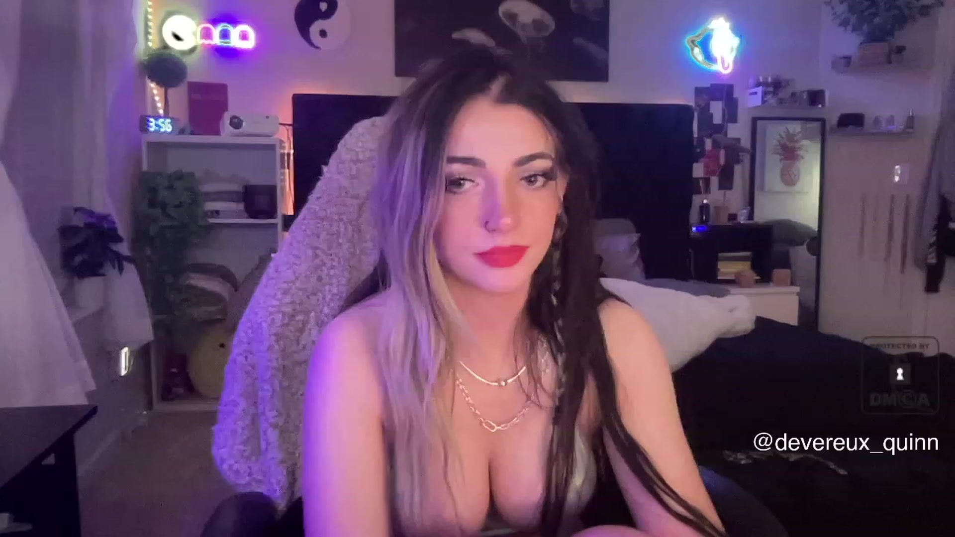 Gallery image thumbnail from Devereuxquinn's myfreecams stream on, 06/03/2023, 08:30 image 5 of 20