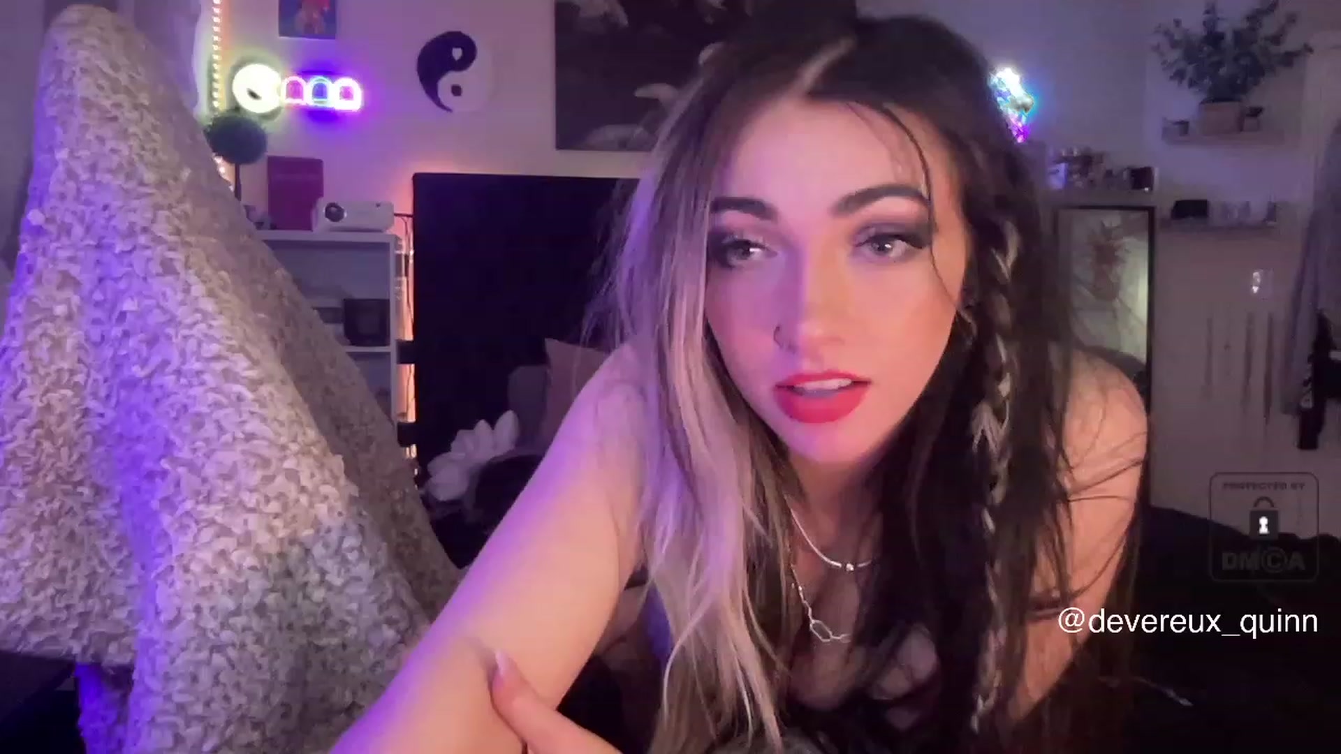 Gallery image thumbnail from Devereuxquinn's myfreecams stream on, 06/03/2023, 08:30 image 16 of 20