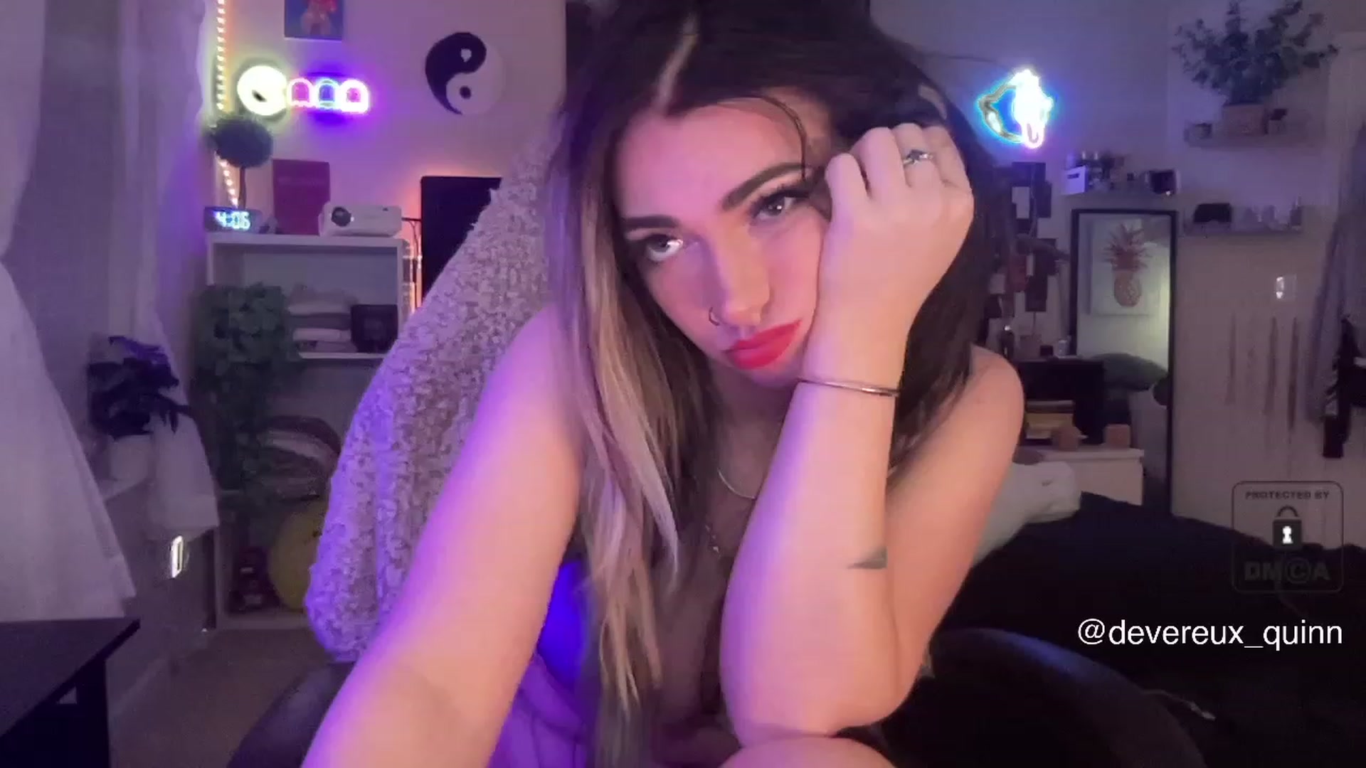 Gallery image thumbnail from Devereuxquinn's myfreecams stream on, 06/03/2023, 08:30 image 10 of 20