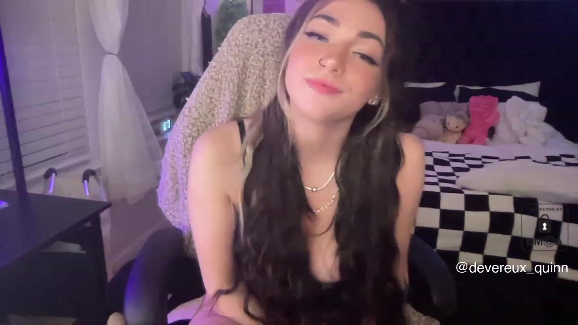Gallery image thumbnail from Devereuxquinn's myfreecams stream on, 06/06/2023, 04:54 image 20 of 20