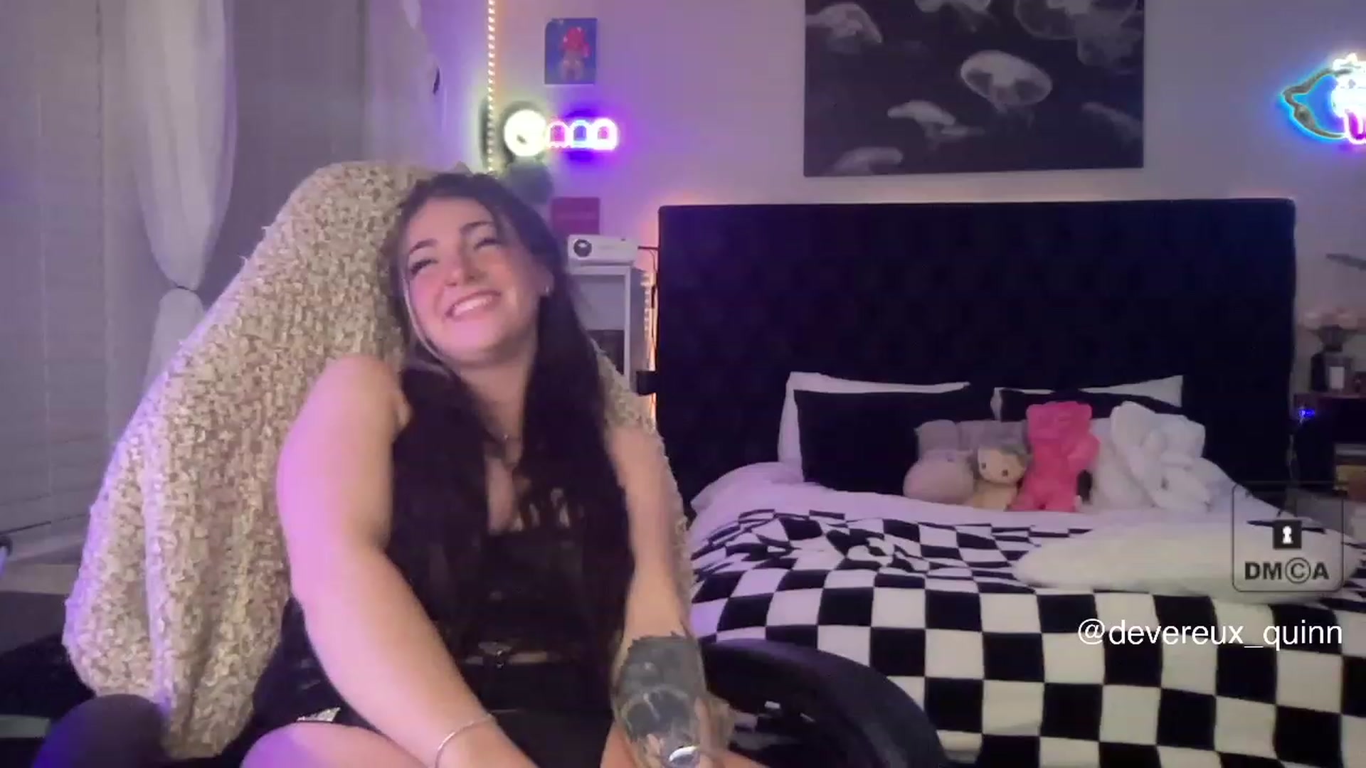 Gallery image thumbnail from Devereuxquinn's myfreecams stream on, 06/06/2023, 04:54 image 13 of 20