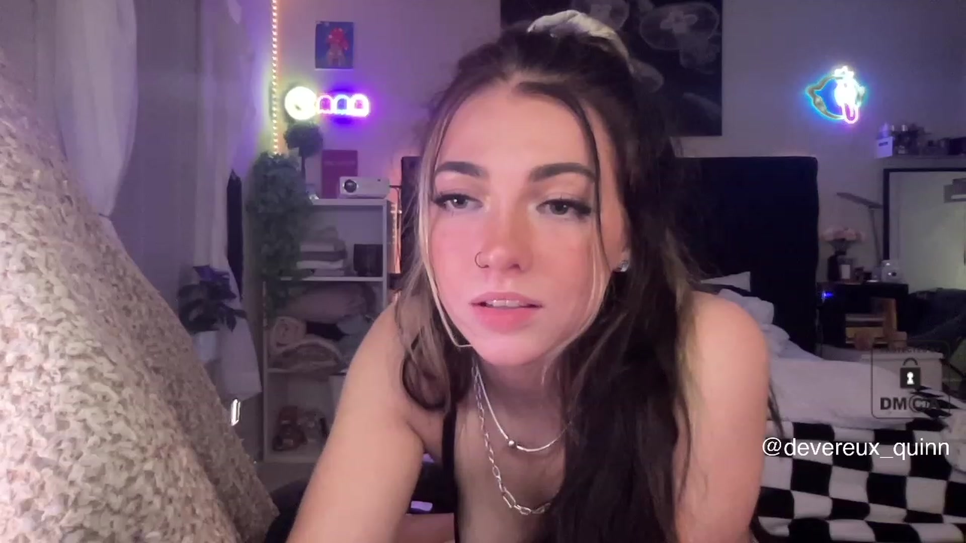 Gallery image thumbnail from Devereuxquinn's myfreecams stream on, 06/06/2023, 07:02 image 17 of 20