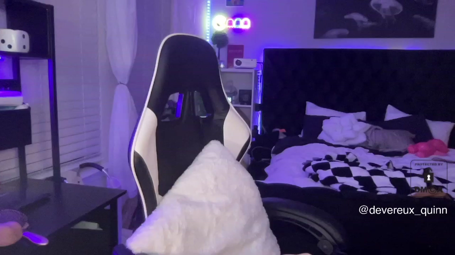 Gallery image thumbnail from Devereuxquinn's myfreecams stream on, 06/09/2023, 07:27 image 4 of 20