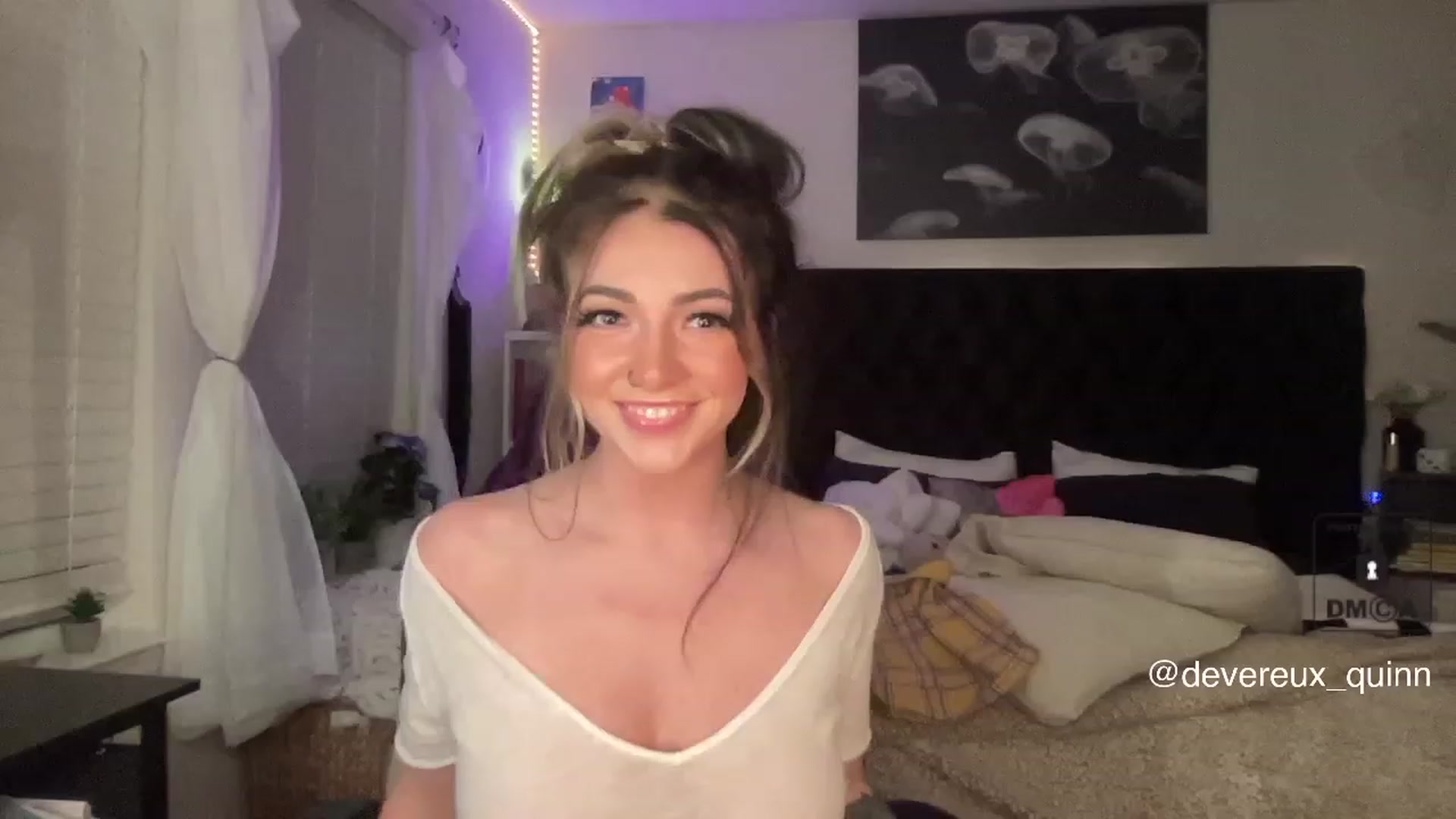 Gallery image thumbnail from Devereuxquinn's myfreecams stream on, 06/13/2023, 04:05 image 3 of 20