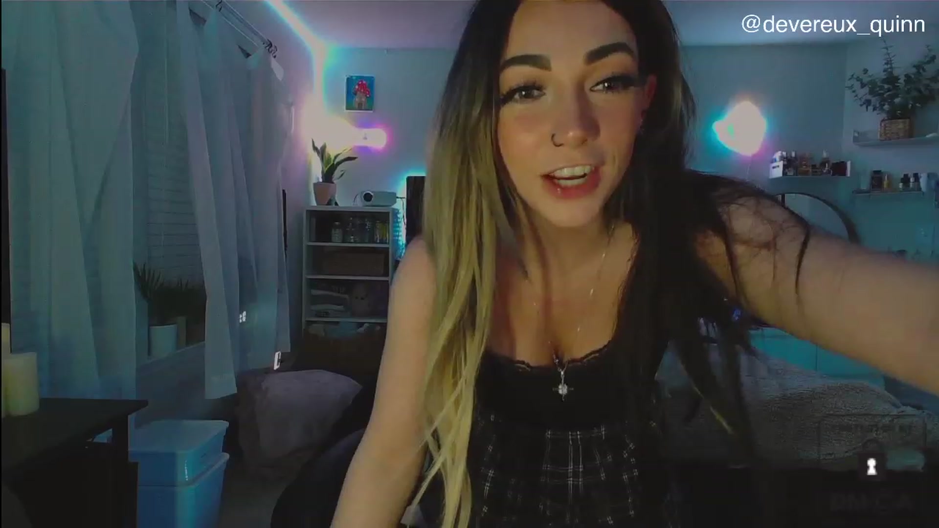 Gallery image thumbnail from Devereuxquinn's myfreecams stream on, 06/18/2023, 04:56 image 2 of 20