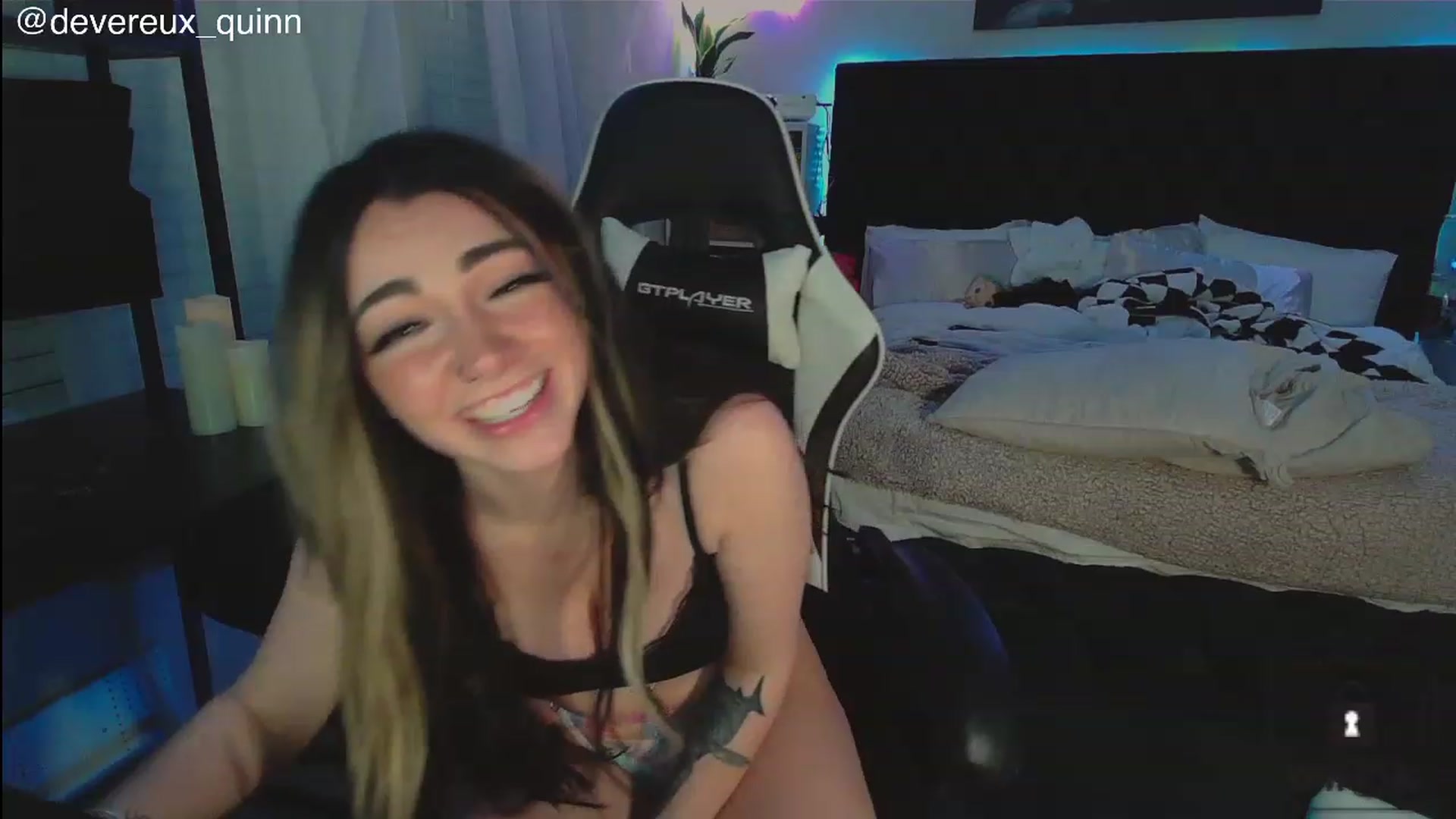 Gallery image thumbnail from Devereuxquinn's myfreecams stream on, 06/18/2023, 04:56 image 13 of 20