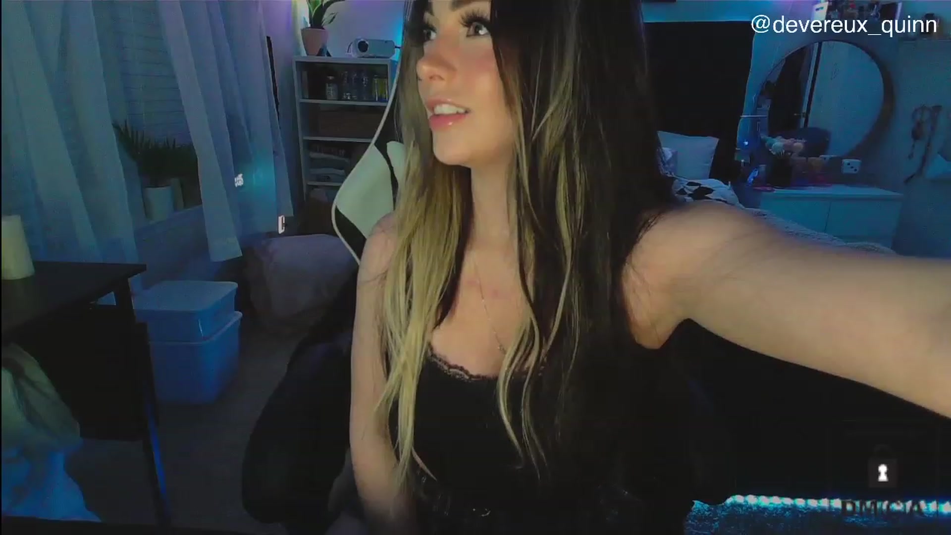 Gallery image thumbnail from Devereuxquinn's myfreecams stream on, 06/18/2023, 04:56 image 1 of 20