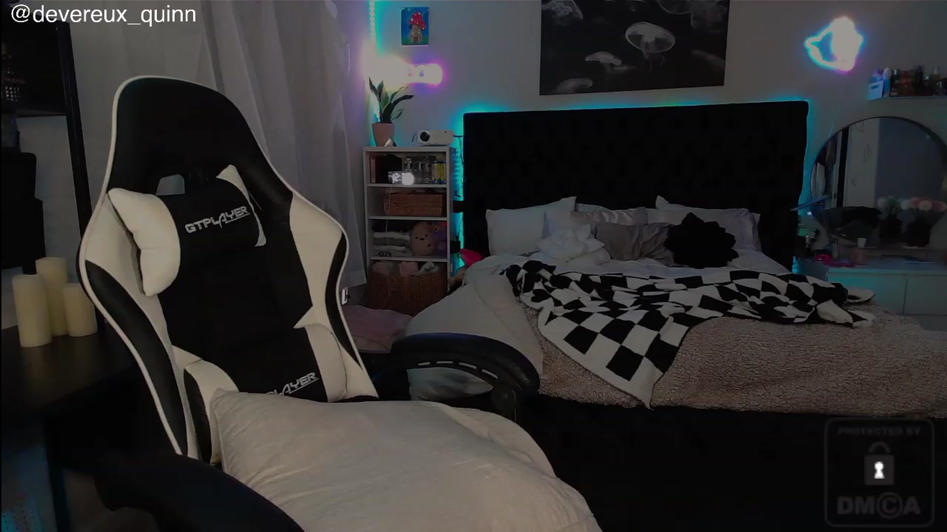 Gallery image thumbnail from Devereuxquinn's myfreecams stream on, 06/20/2023, 06:51 image 9 of 20