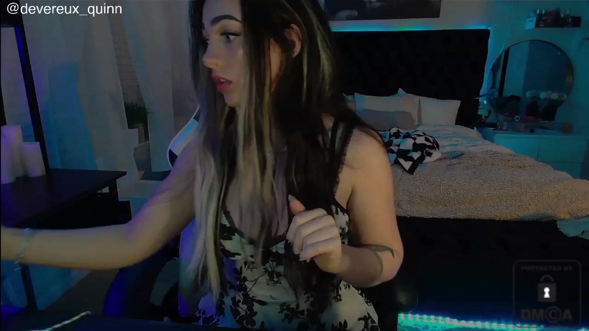 Gallery image thumbnail from Devereuxquinn's myfreecams stream on, 06/21/2023, 04:03 image 1 of 20