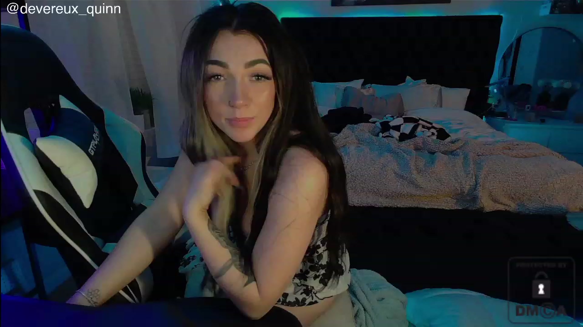Gallery image thumbnail from Devereuxquinn's myfreecams stream on, 06/21/2023, 04:34 image 3 of 20