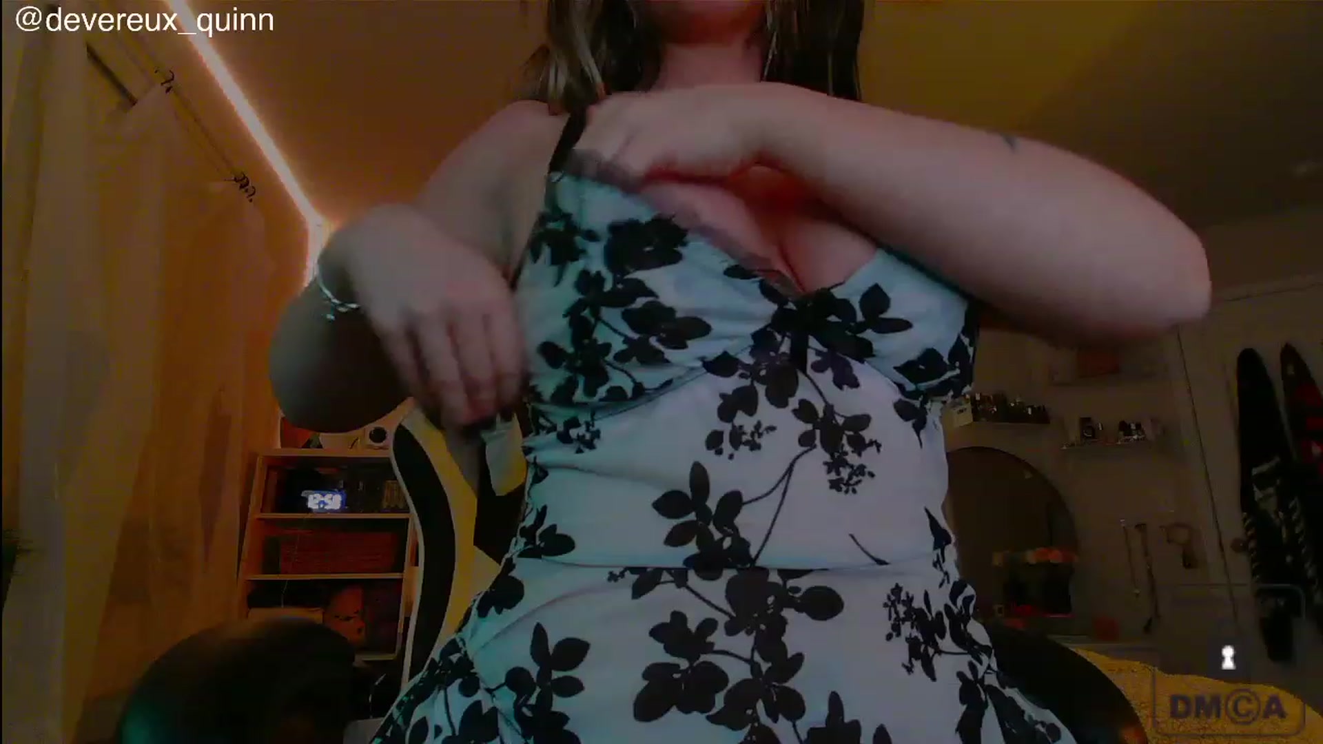 Gallery image thumbnail from Devereuxquinn's myfreecams stream on, 06/21/2023, 05:03 image 16 of 20