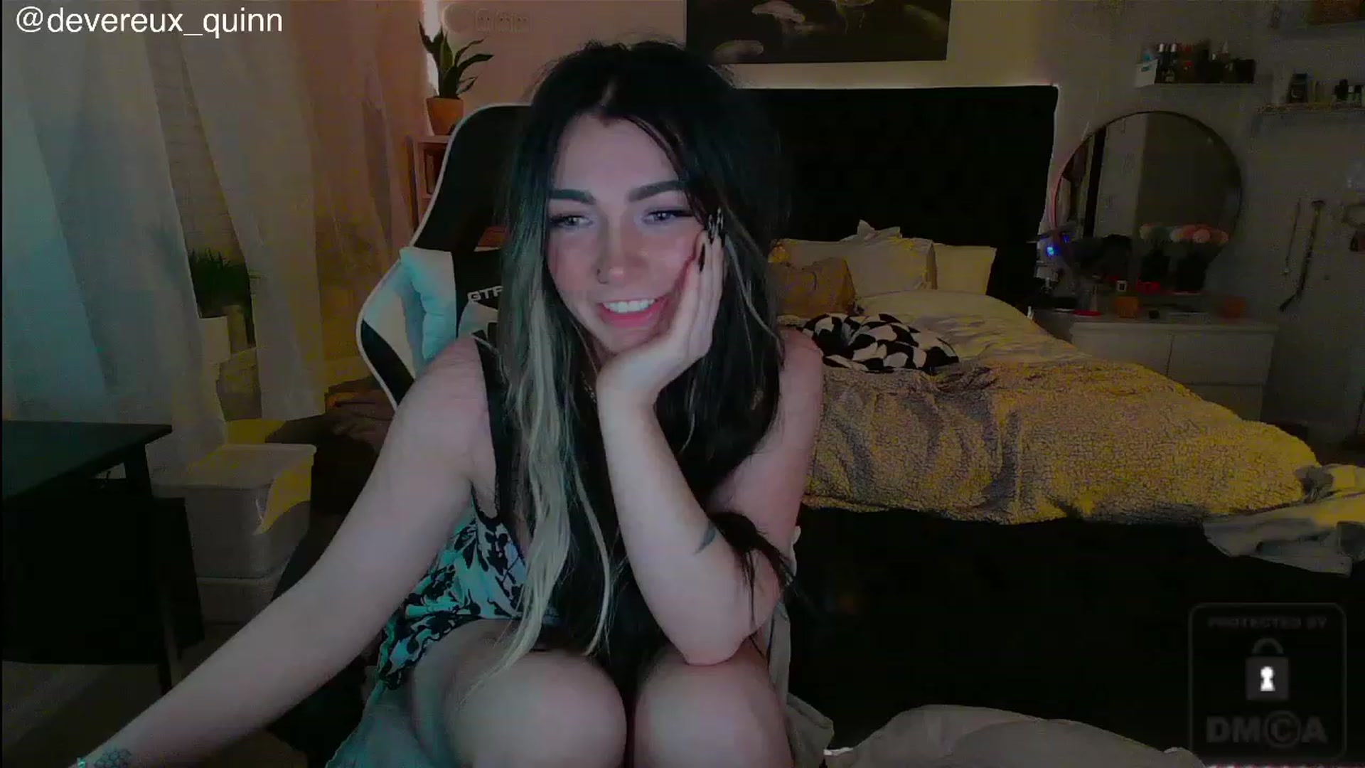 Gallery image thumbnail from Devereuxquinn's myfreecams stream on, 06/21/2023, 07:39 image 2 of 20