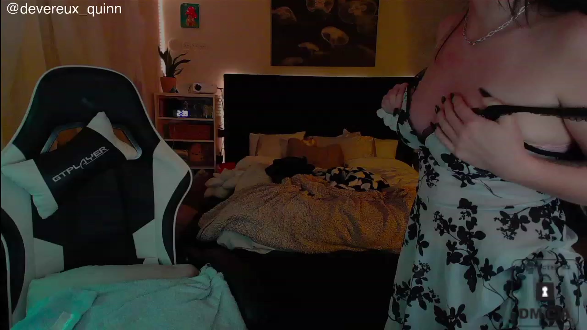 Gallery image thumbnail from Devereuxquinn's myfreecams stream on, 06/21/2023, 07:39 image 9 of 20