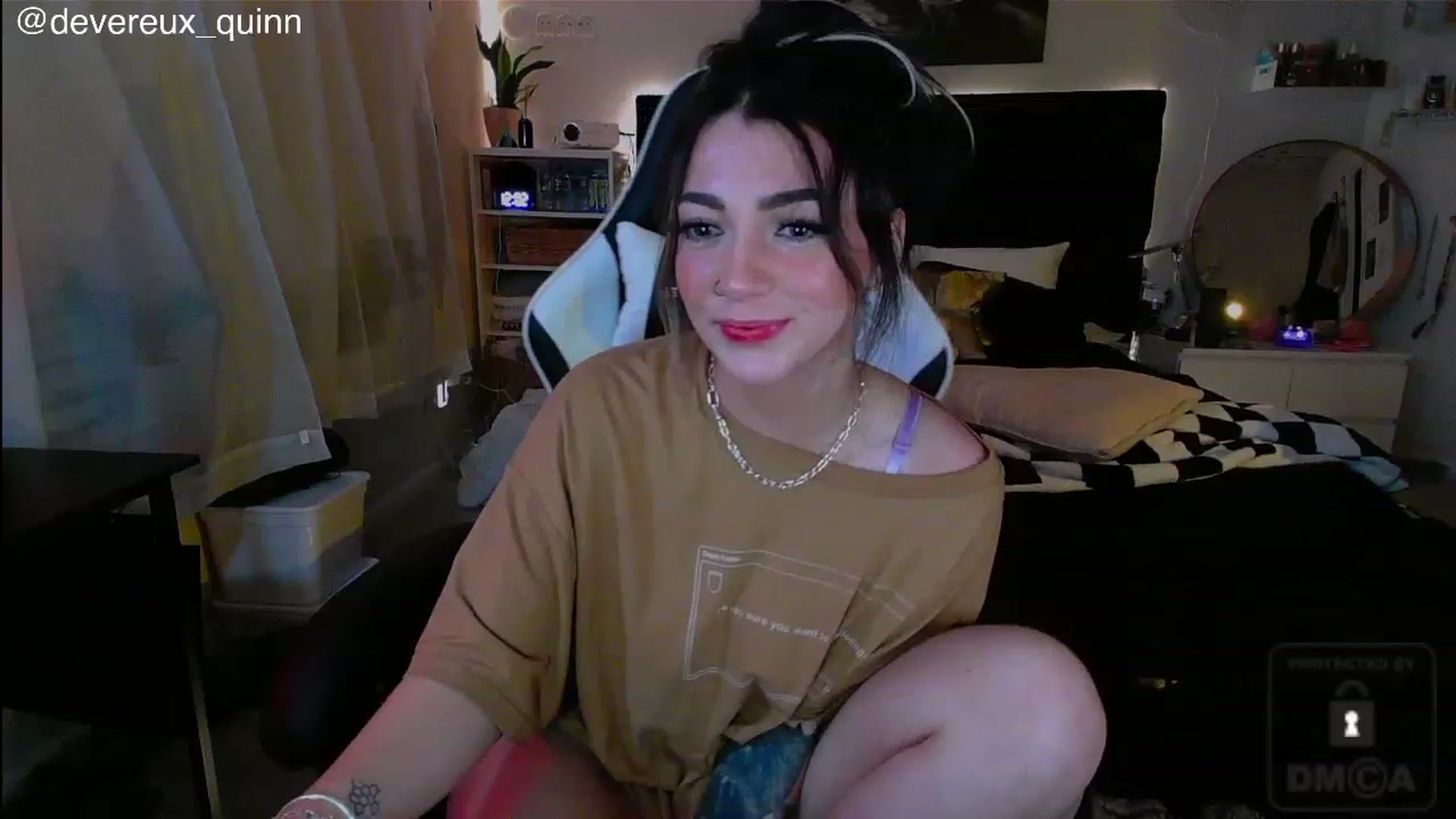 Gallery image thumbnail from Devereuxquinn's myfreecams stream on, 06/25/2023, 05:41 image 6 of 20