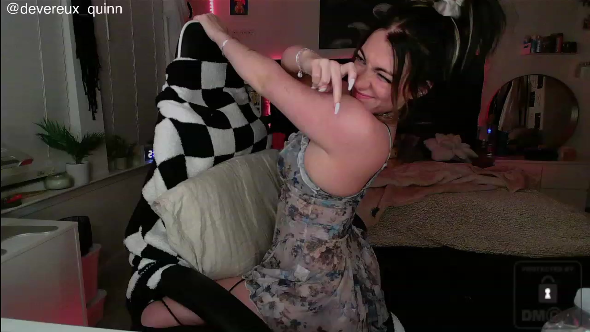 Gallery image thumbnail from Devereuxquinn's myfreecams stream on, 07/02/2023, 07:24 image 3 of 20