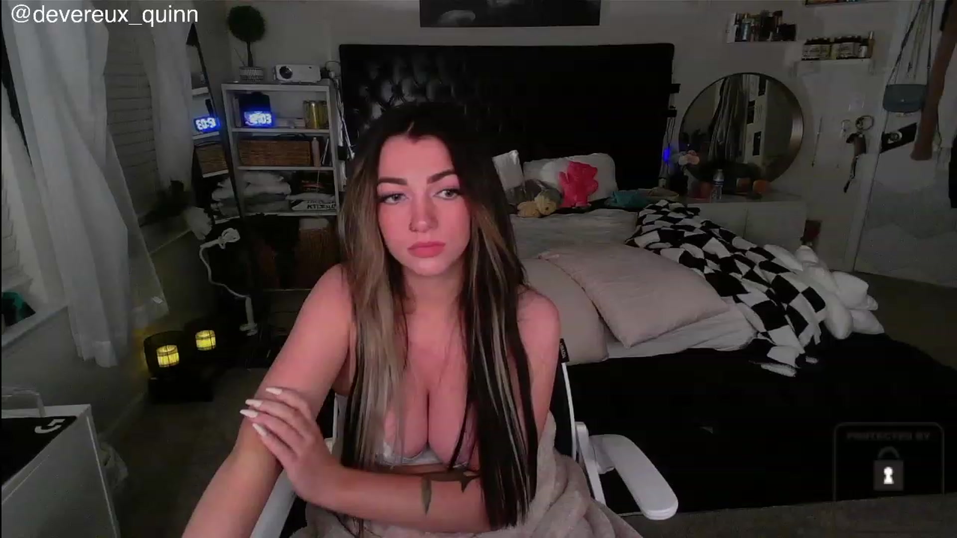 Gallery image thumbnail from Devereuxquinn's myfreecams stream on, 07/16/2023, 06:05 image 6 of 20
