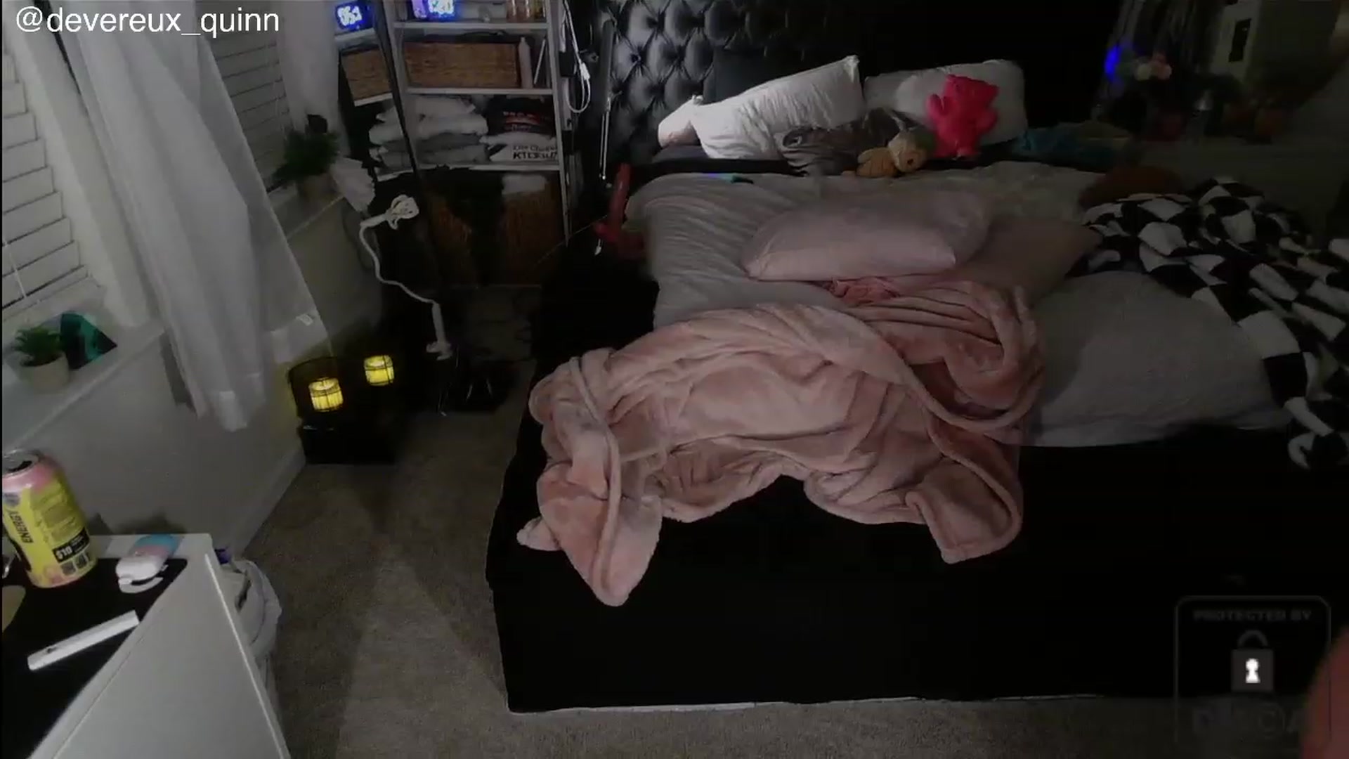 Gallery image thumbnail from Devereuxquinn's myfreecams stream on, 07/16/2023, 06:05 image 16 of 20