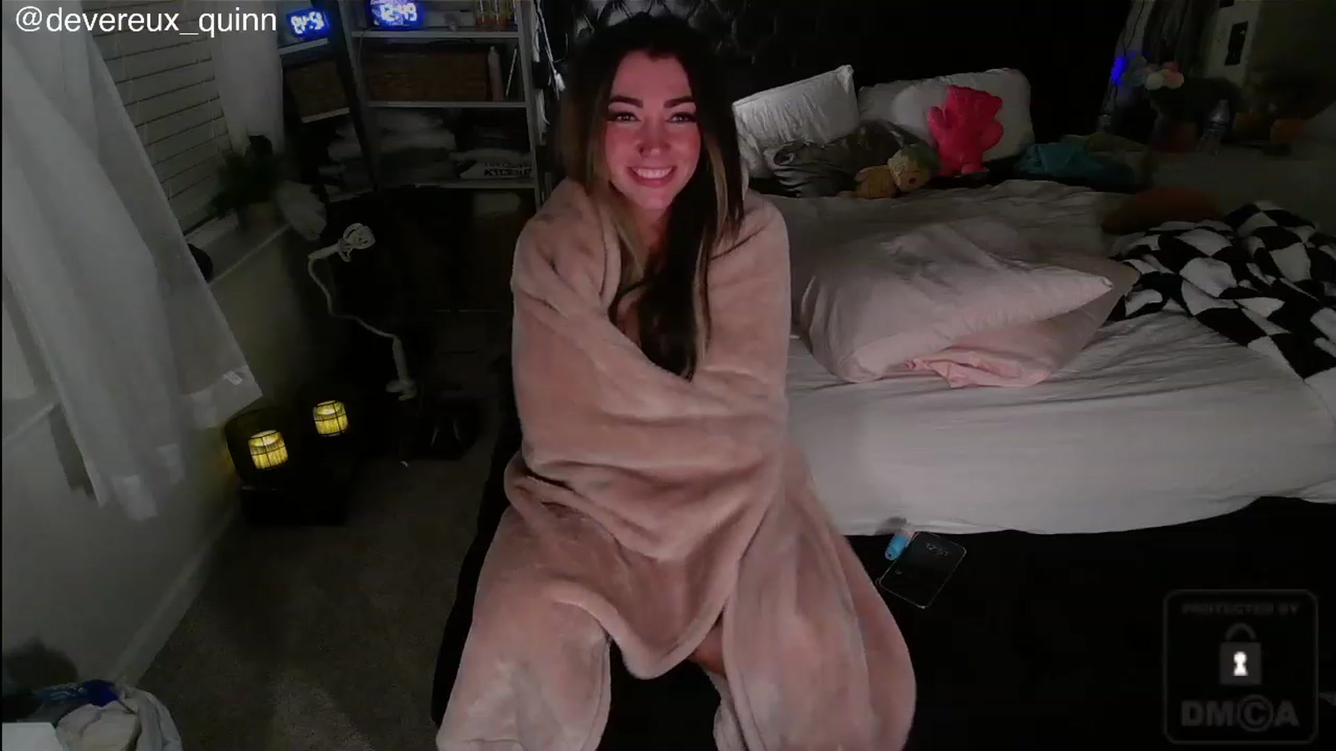 Gallery image thumbnail from Devereuxquinn's myfreecams stream on, 07/16/2023, 06:05 image 12 of 20
