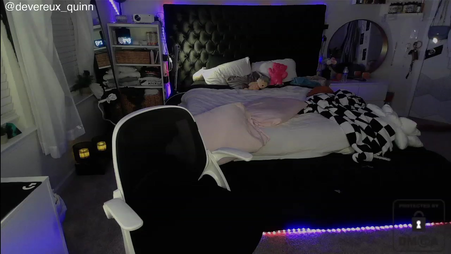 Gallery image thumbnail from Devereuxquinn's myfreecams stream on, 07/16/2023, 06:05 image 19 of 20