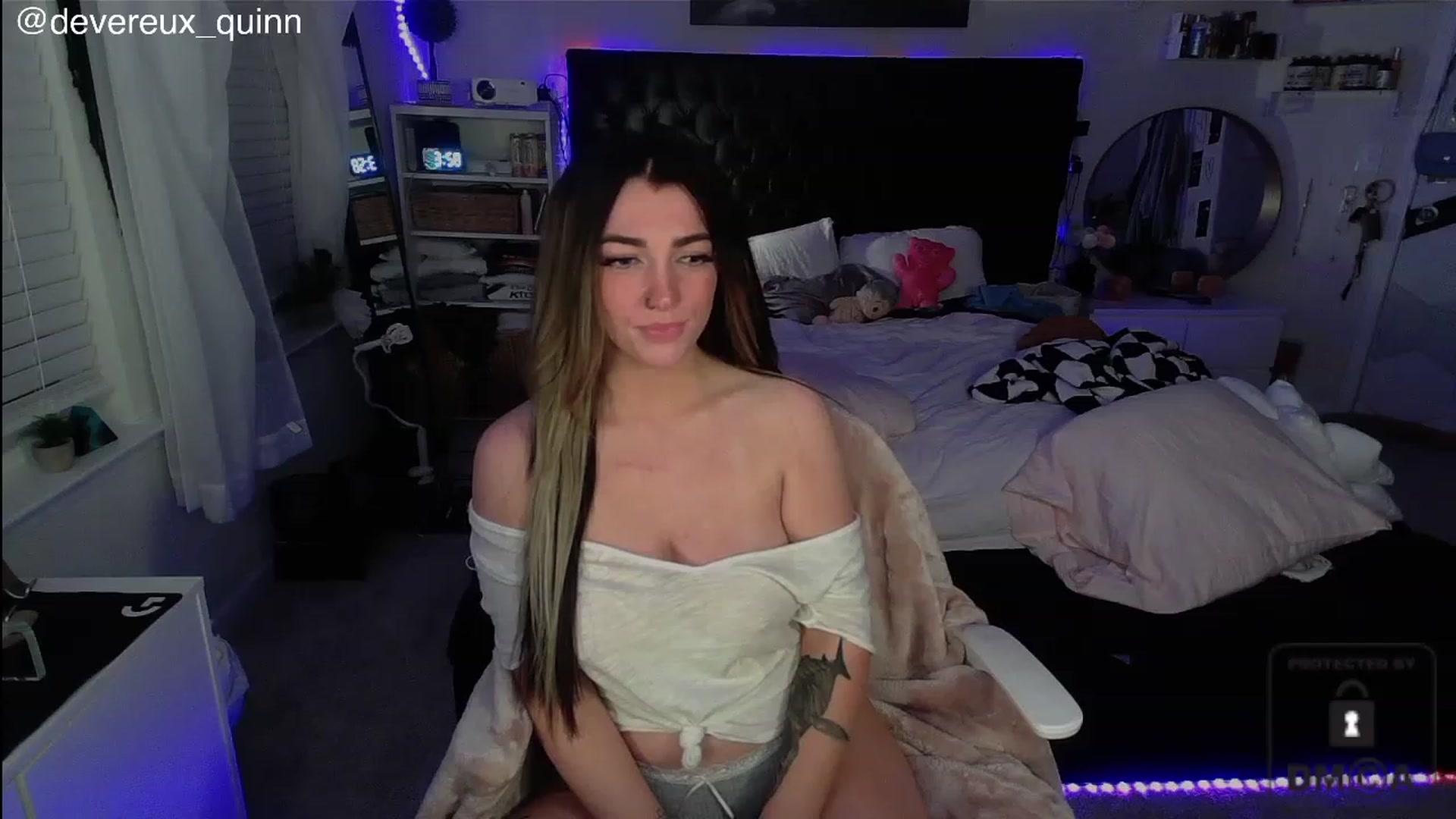 Gallery image thumbnail from Devereuxquinn's myfreecams stream on, 07/16/2023, 08:08 image 12 of 20