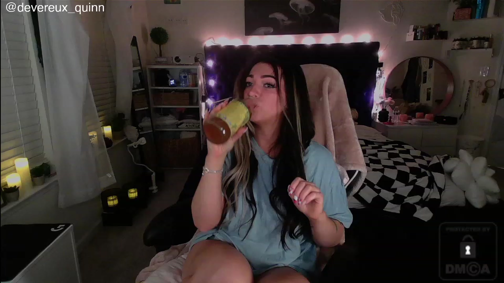 Gallery image thumbnail from Devereuxquinn's myfreecams stream on, 07/19/2023, 03:56 image 17 of 20