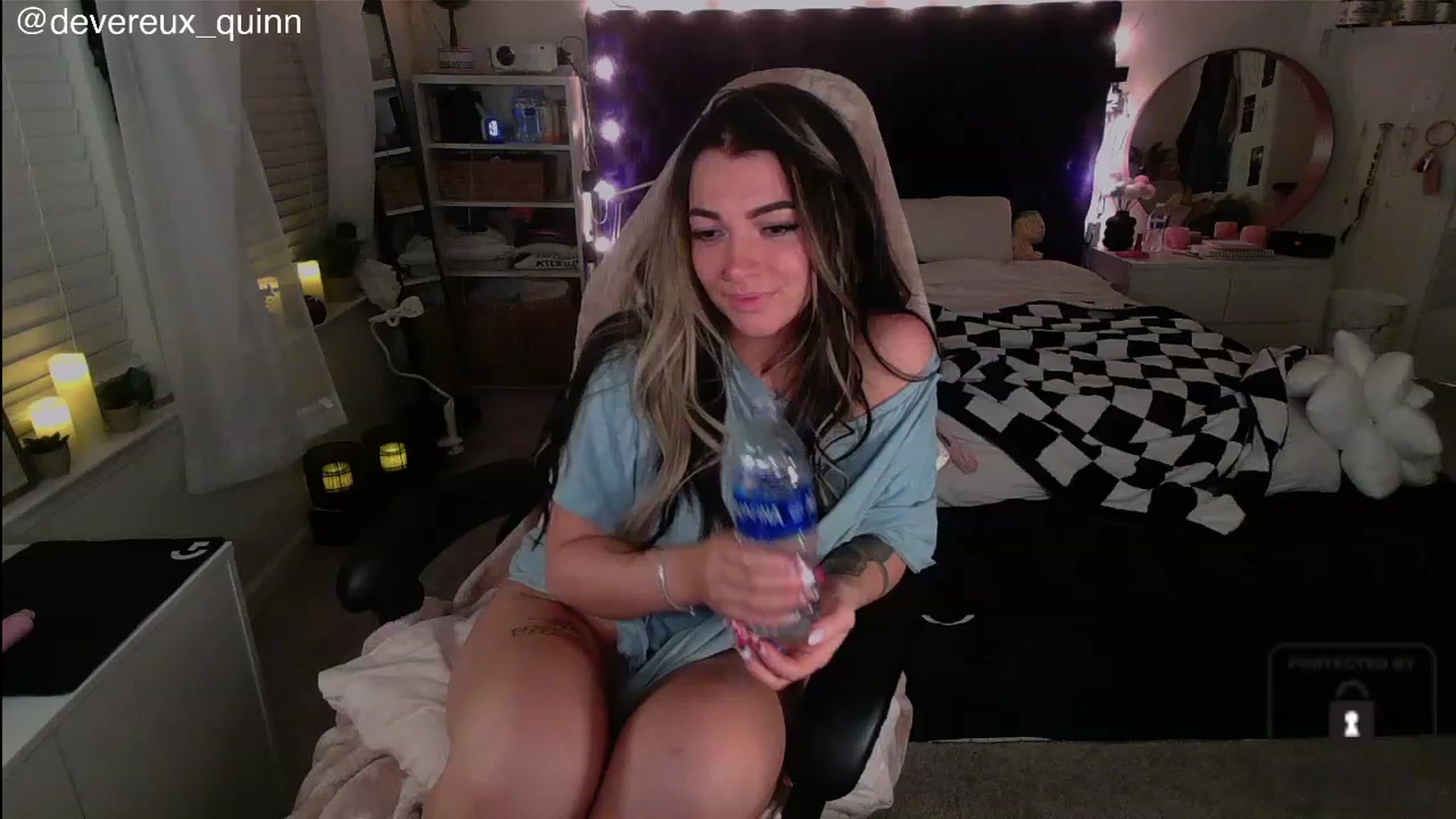 Gallery image thumbnail from Devereuxquinn's myfreecams stream on, 07/19/2023, 08:05 image 4 of 20