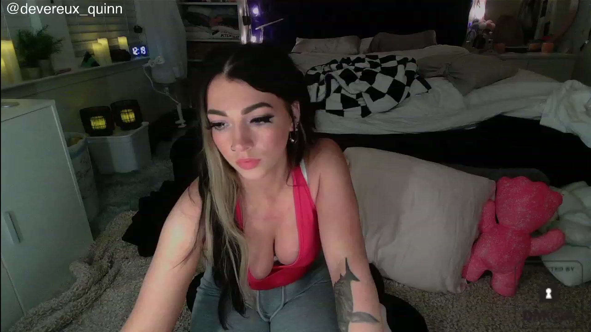 Gallery image thumbnail from Devereuxquinn's myfreecams stream on, 07/22/2023, 05:06 image 13 of 20
