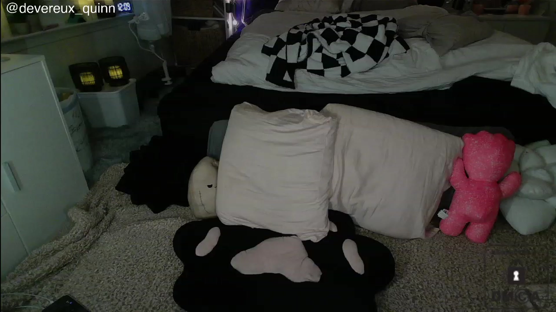 Gallery image thumbnail from Devereuxquinn's myfreecams stream on, 07/22/2023, 05:06 image 11 of 20