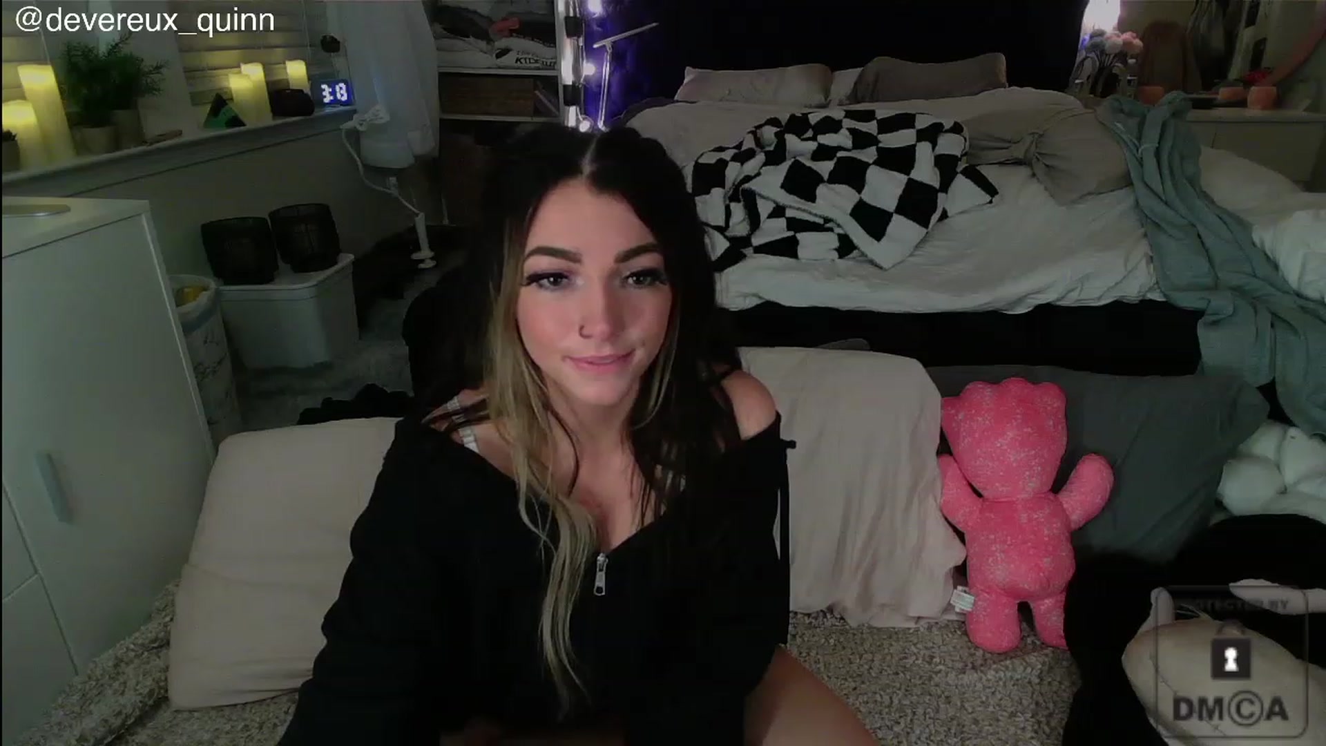 Gallery image thumbnail from Devereuxquinn's myfreecams stream on, 07/22/2023, 08:01 image 15 of 20