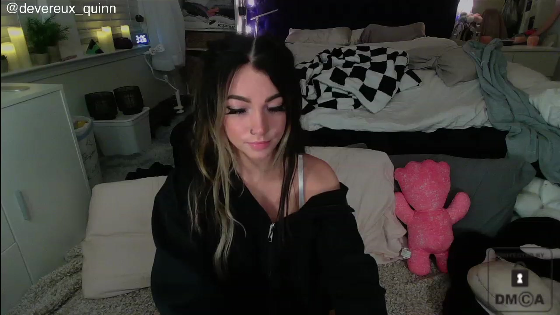 Gallery image thumbnail from Devereuxquinn's myfreecams stream on, 07/22/2023, 08:01 image 14 of 20