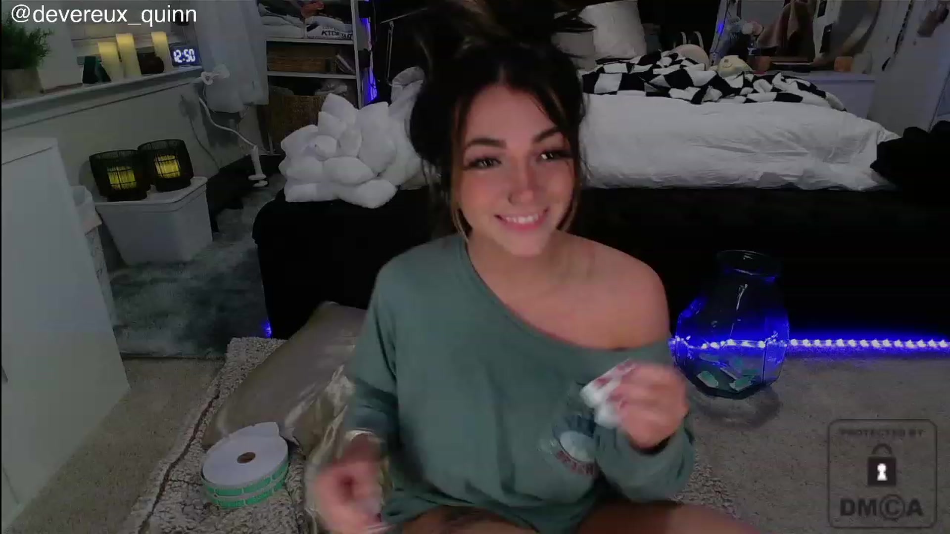 Gallery image thumbnail from Devereuxquinn's myfreecams stream on, 07/23/2023, 05:43 image 1 of 20