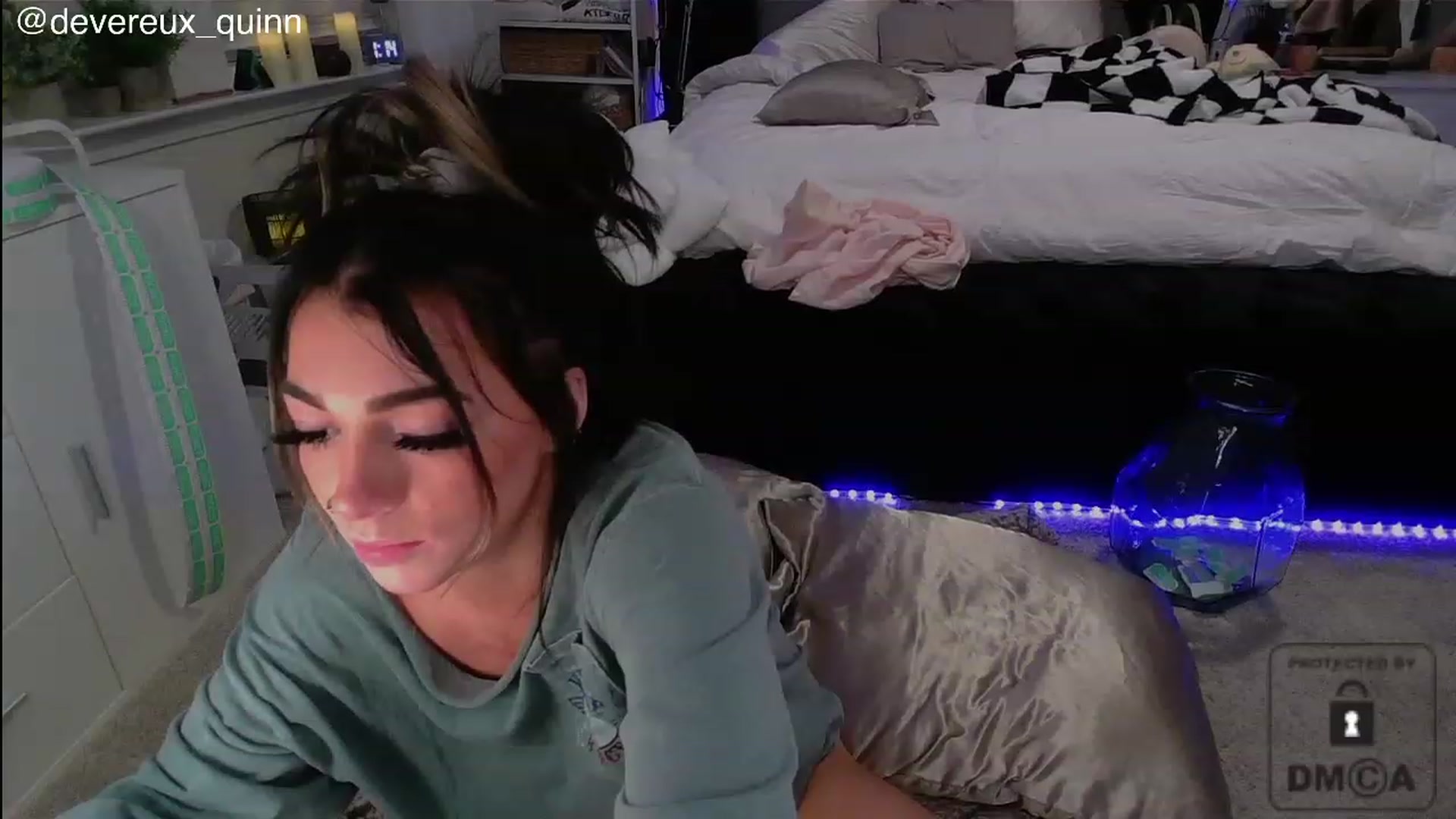 Gallery image thumbnail from Devereuxquinn's myfreecams stream on, 07/23/2023, 05:43 image 11 of 20