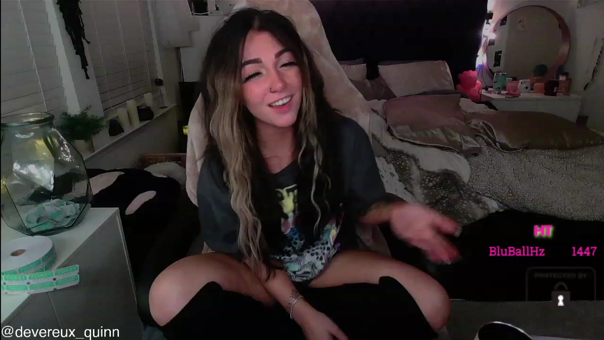 Gallery image thumbnail from Devereuxquinn's myfreecams stream on, 07/26/2023, 07:52 image 3 of 20
