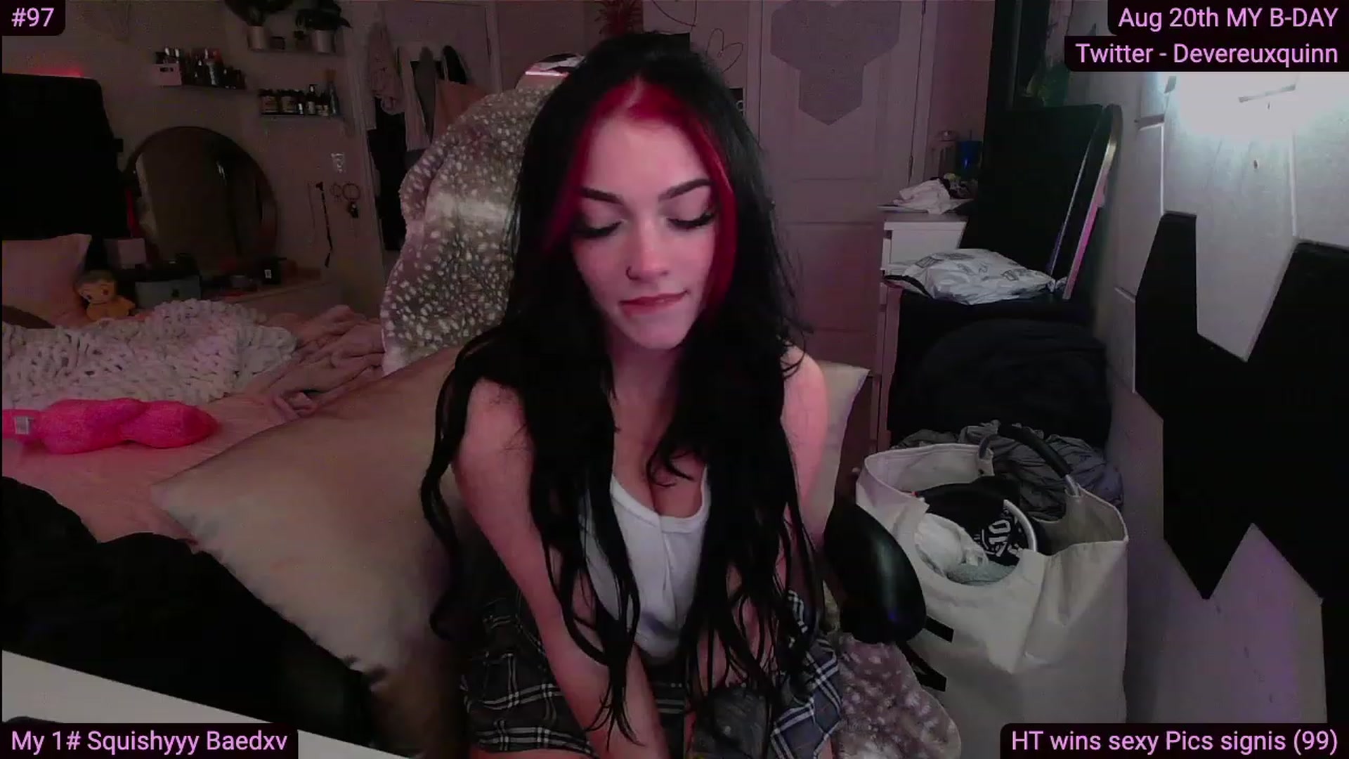 Gallery image thumbnail from Devereuxquinn's myfreecams stream on, 08/17/2023, 03:50 image 2 of 20