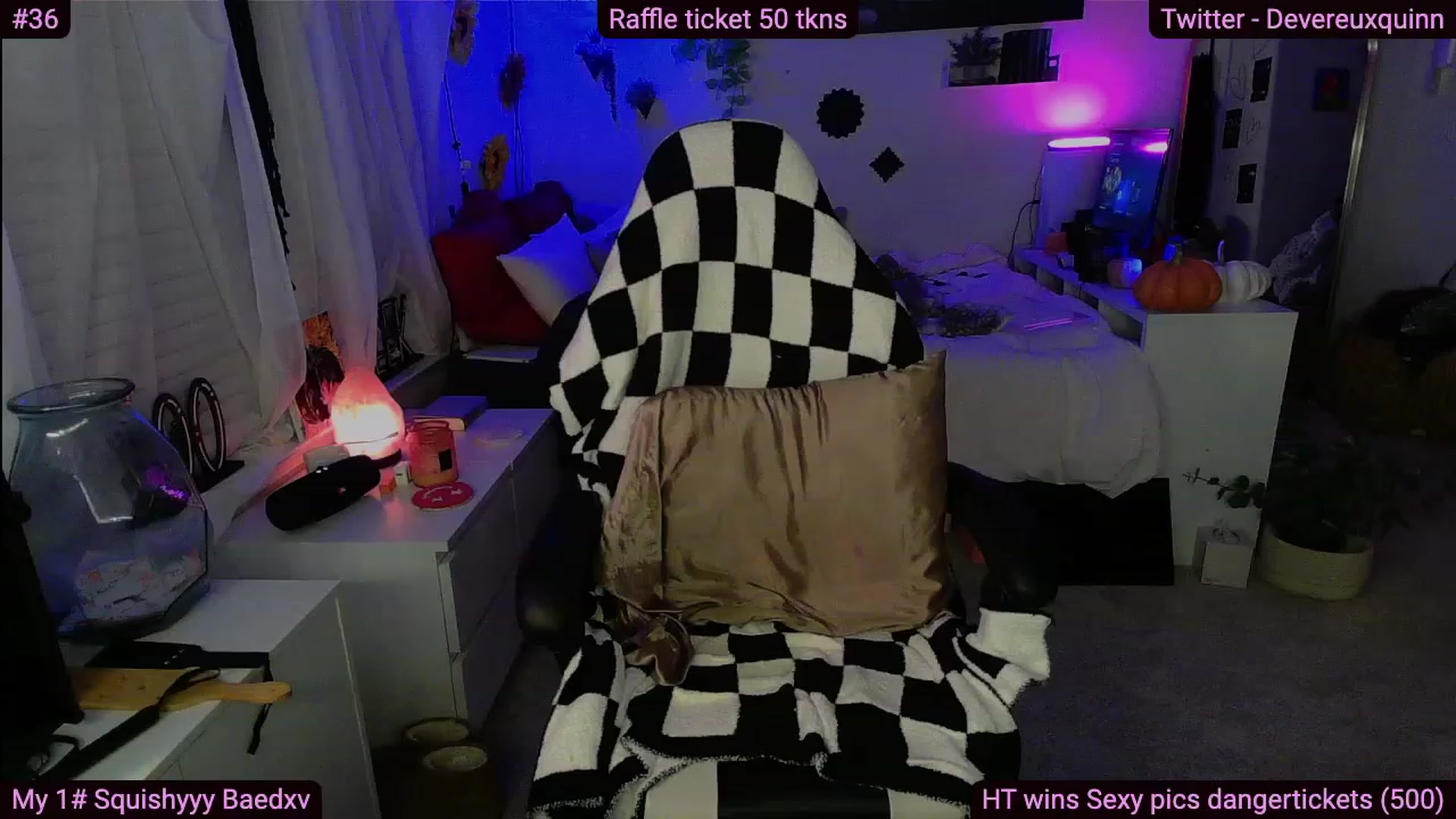 Gallery image thumbnail from Devereuxquinn's myfreecams stream on, 09/21/2023, 04:18 image 3 of 20
