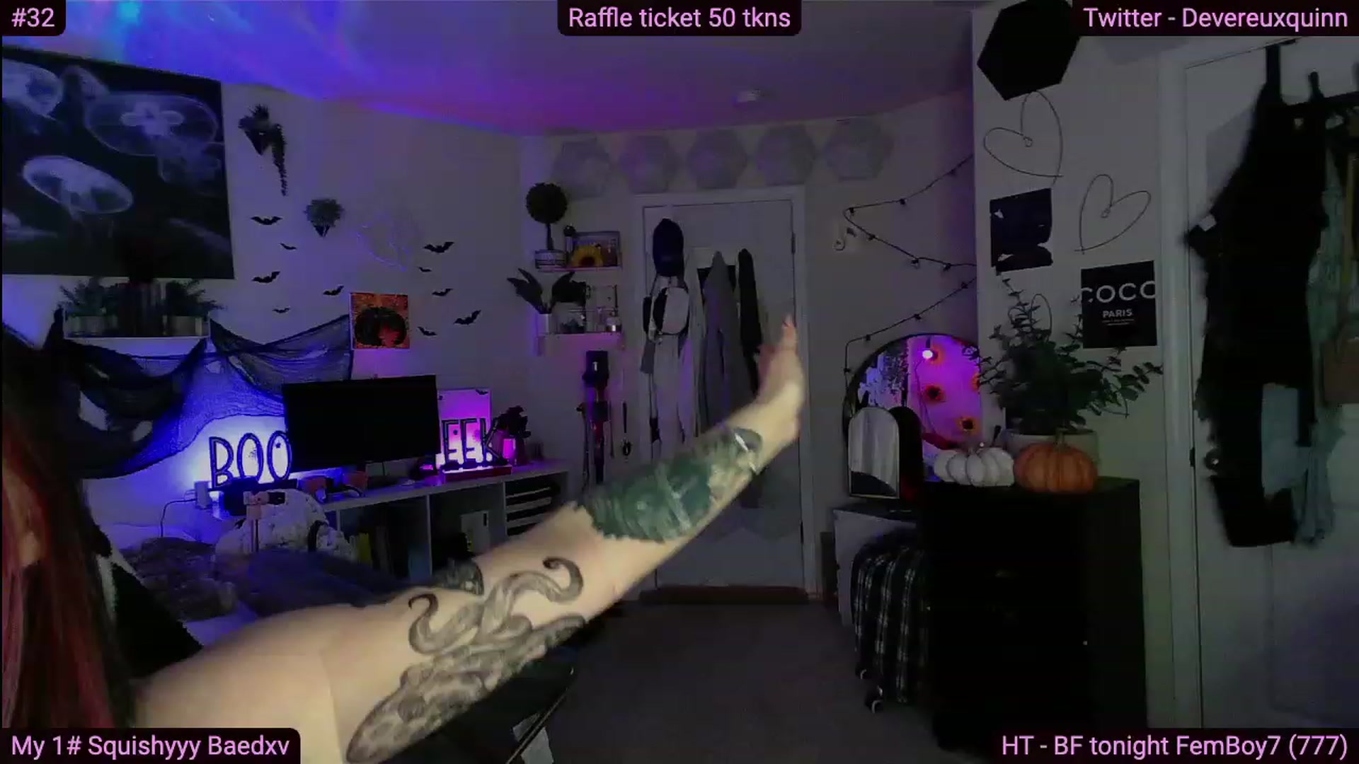 Gallery image thumbnail from Devereuxquinn's myfreecams stream on, 09/24/2023, 05:01 image 5 of 20