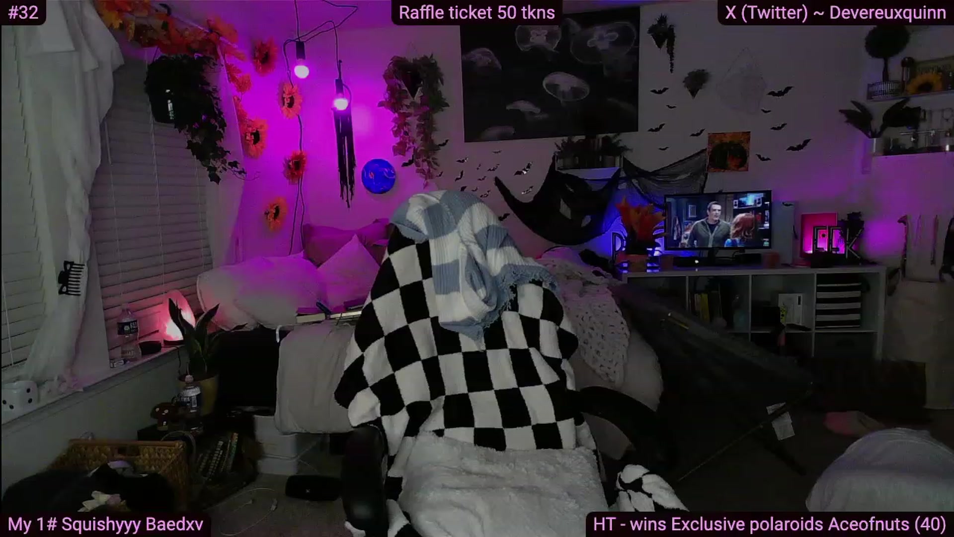 Gallery image thumbnail from Devereuxquinn's myfreecams stream on, 09/28/2023, 05:30 image 17 of 20