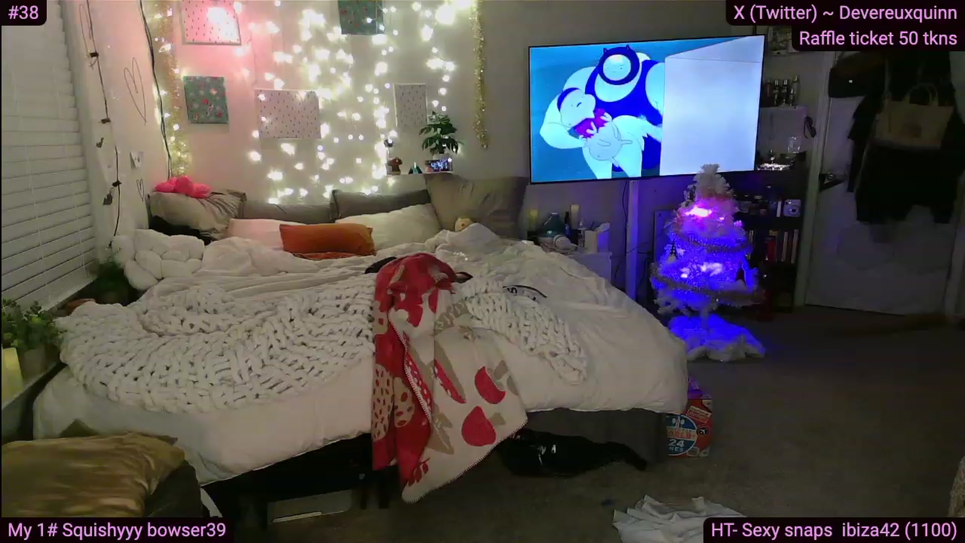 Gallery image thumbnail from Devereuxquinn's myfreecams stream on, 12/01/2023, 10:27 image 14 of 20