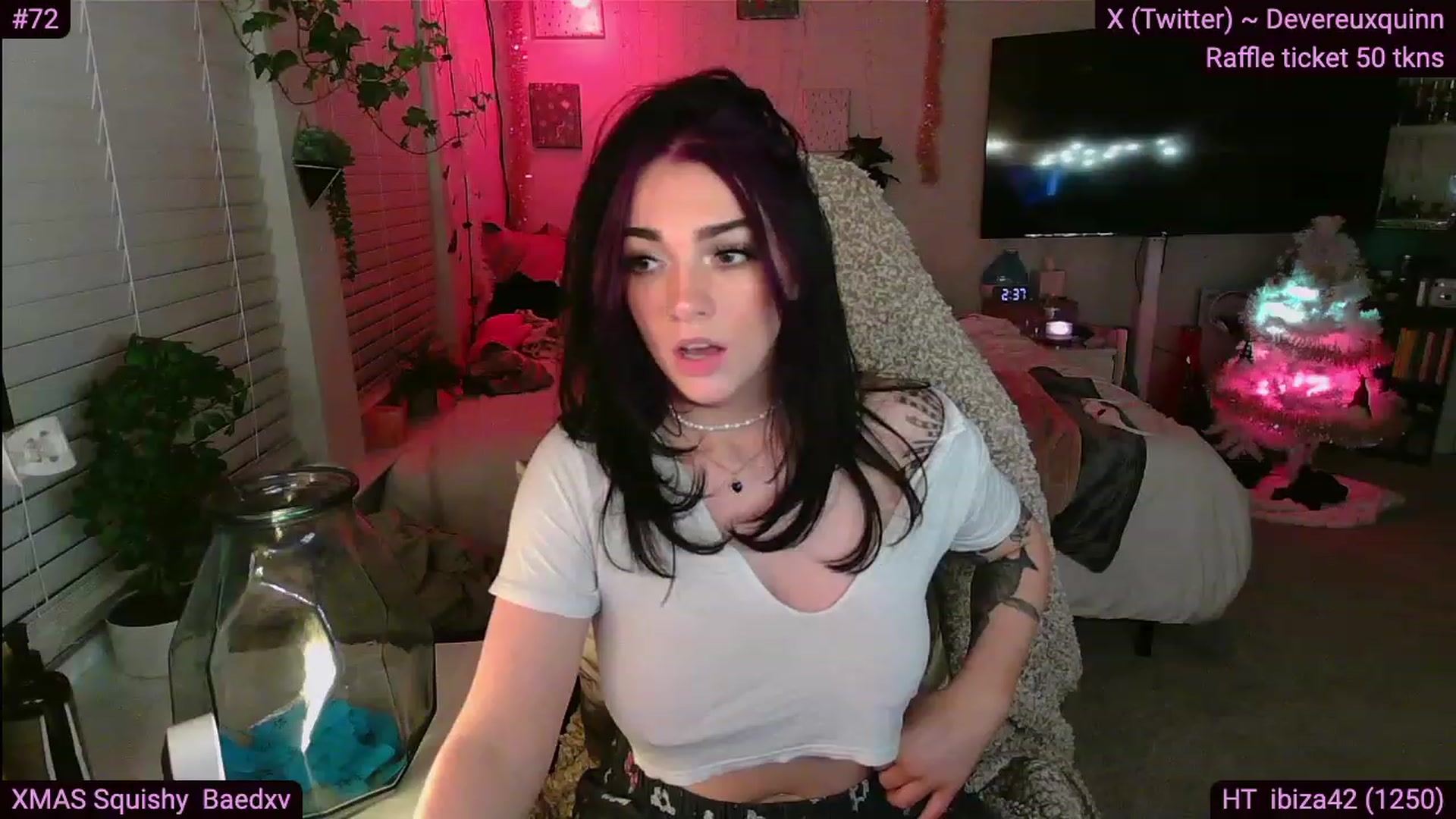 Gallery image thumbnail from Devereuxquinn's myfreecams stream on, 12/06/2023, 07:56 image 18 of 20