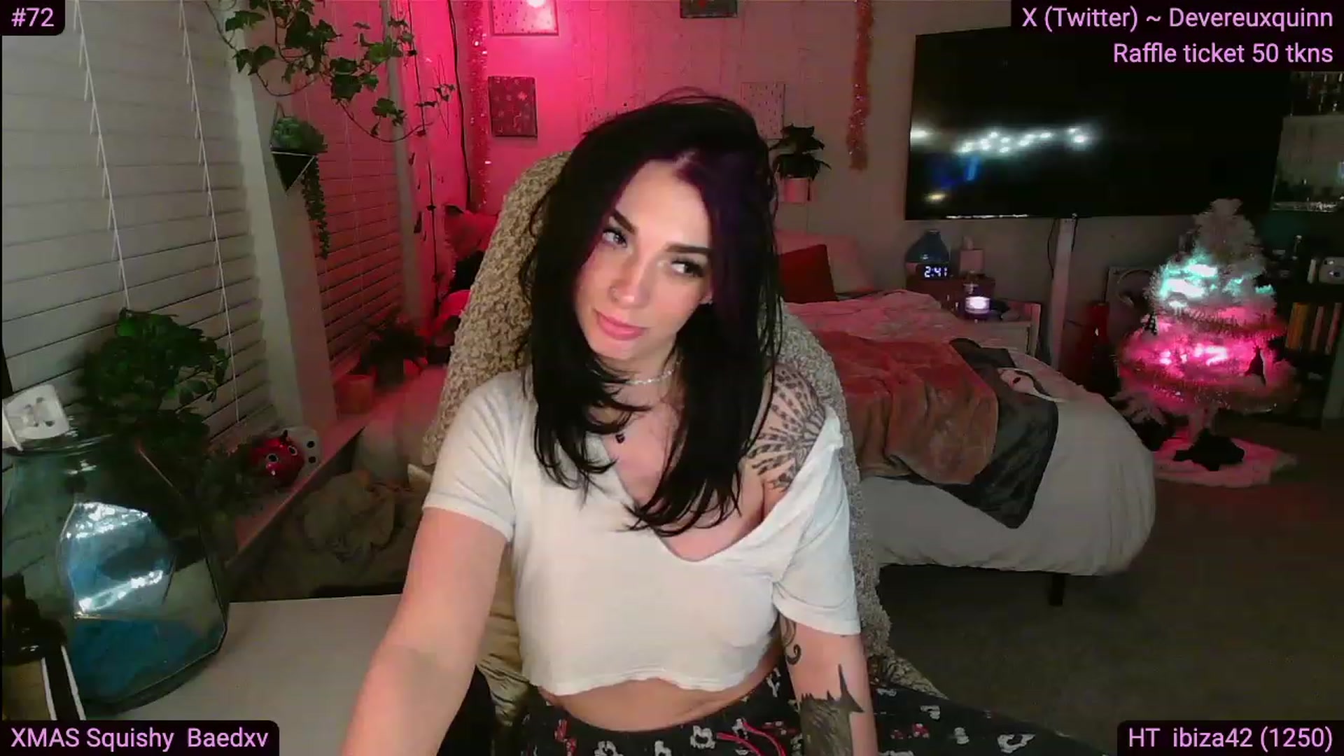 Gallery image thumbnail from Devereuxquinn's myfreecams stream on, 12/06/2023, 07:56 image 19 of 20