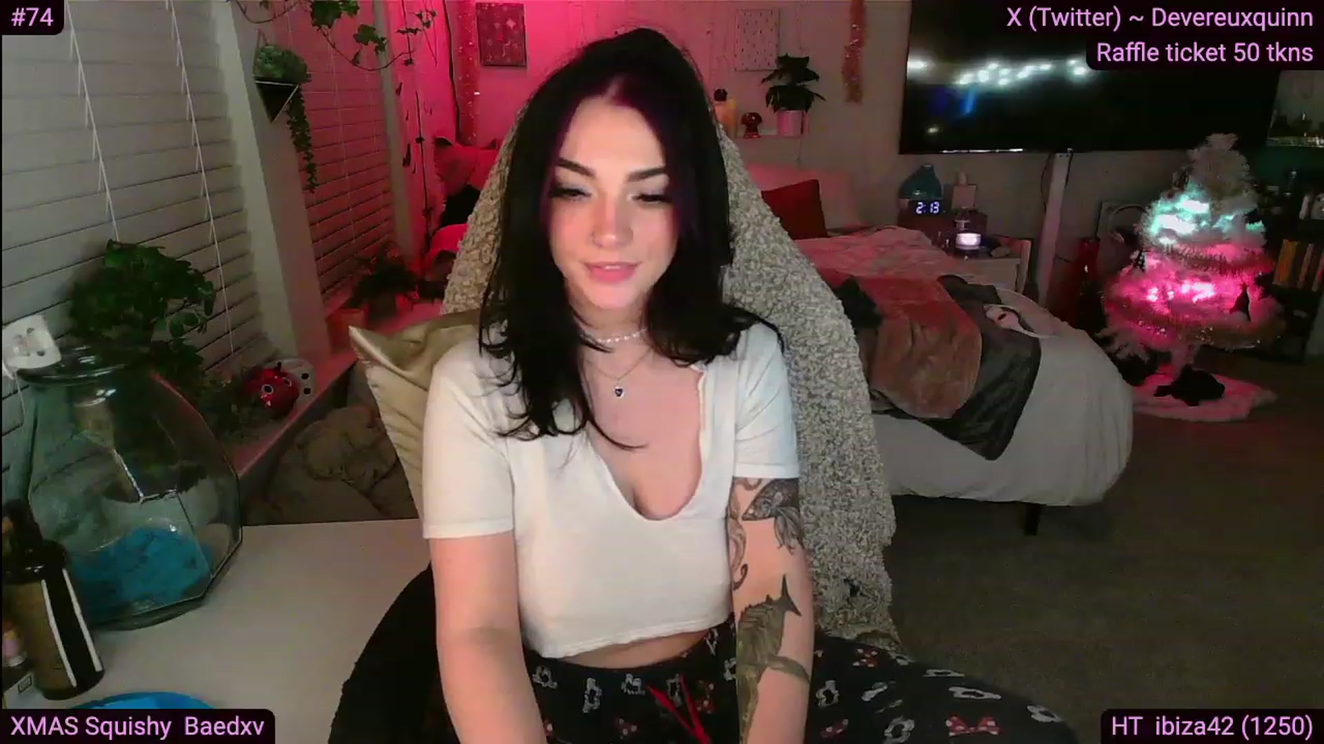 Gallery image thumbnail from Devereuxquinn's myfreecams stream on, 12/06/2023, 07:56 image 13 of 20