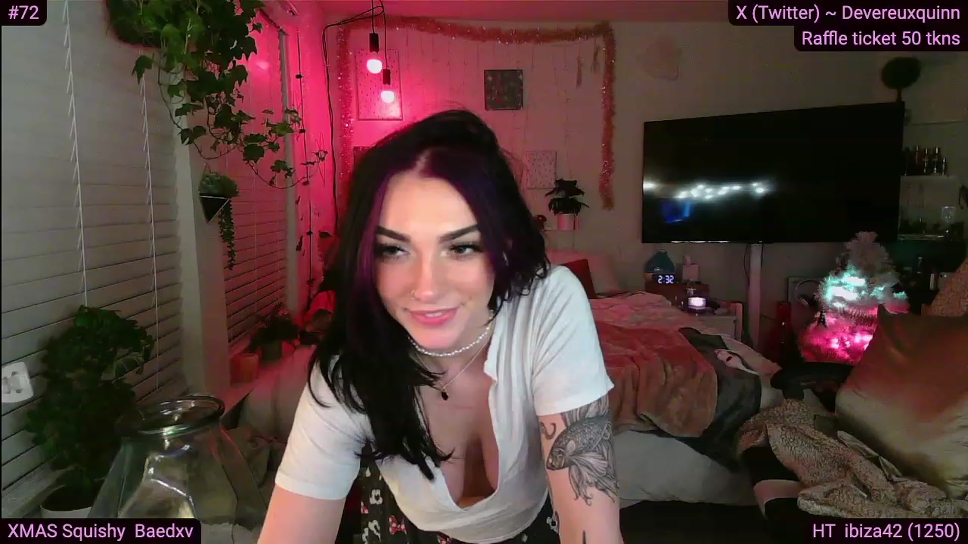 Gallery image thumbnail from Devereuxquinn's myfreecams stream on, 12/06/2023, 07:56 image 17 of 20