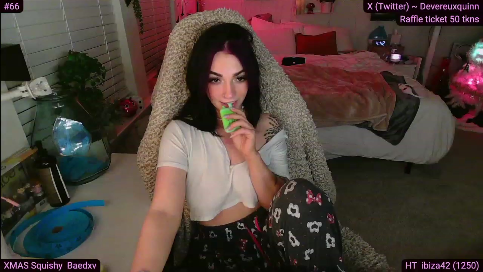 Gallery image thumbnail from Devereuxquinn's myfreecams stream on, 12/06/2023, 09:48 image 20 of 20