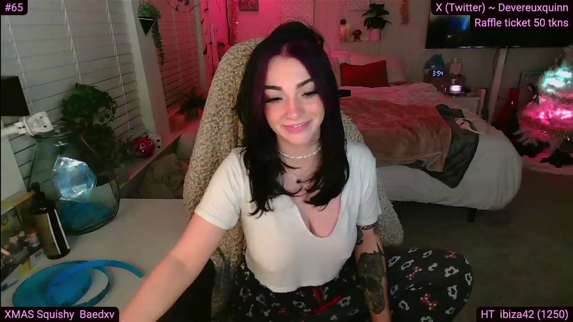 Gallery image thumbnail from Devereuxquinn's myfreecams stream on, 12/06/2023, 09:48 image 2 of 20