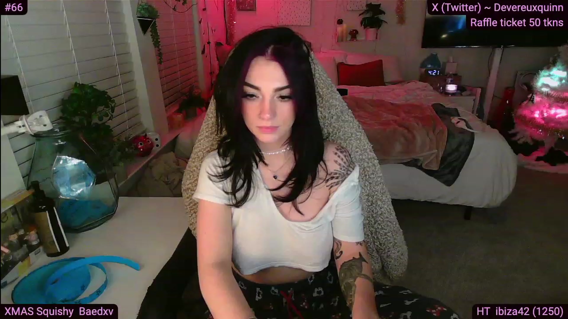 Gallery image thumbnail from Devereuxquinn's myfreecams stream on, 12/06/2023, 09:48 image 12 of 20