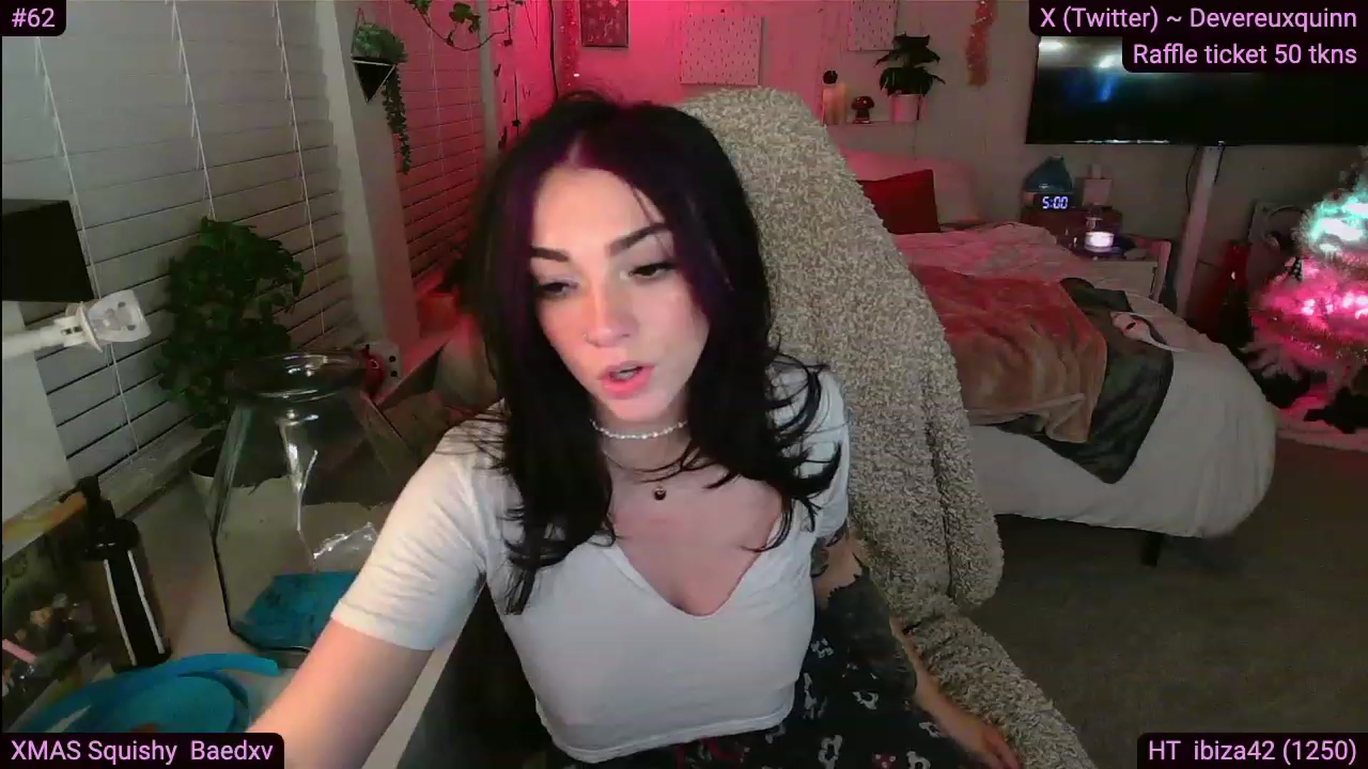 Gallery image thumbnail from Devereuxquinn's myfreecams stream on, 12/06/2023, 10:04 image 20 of 20