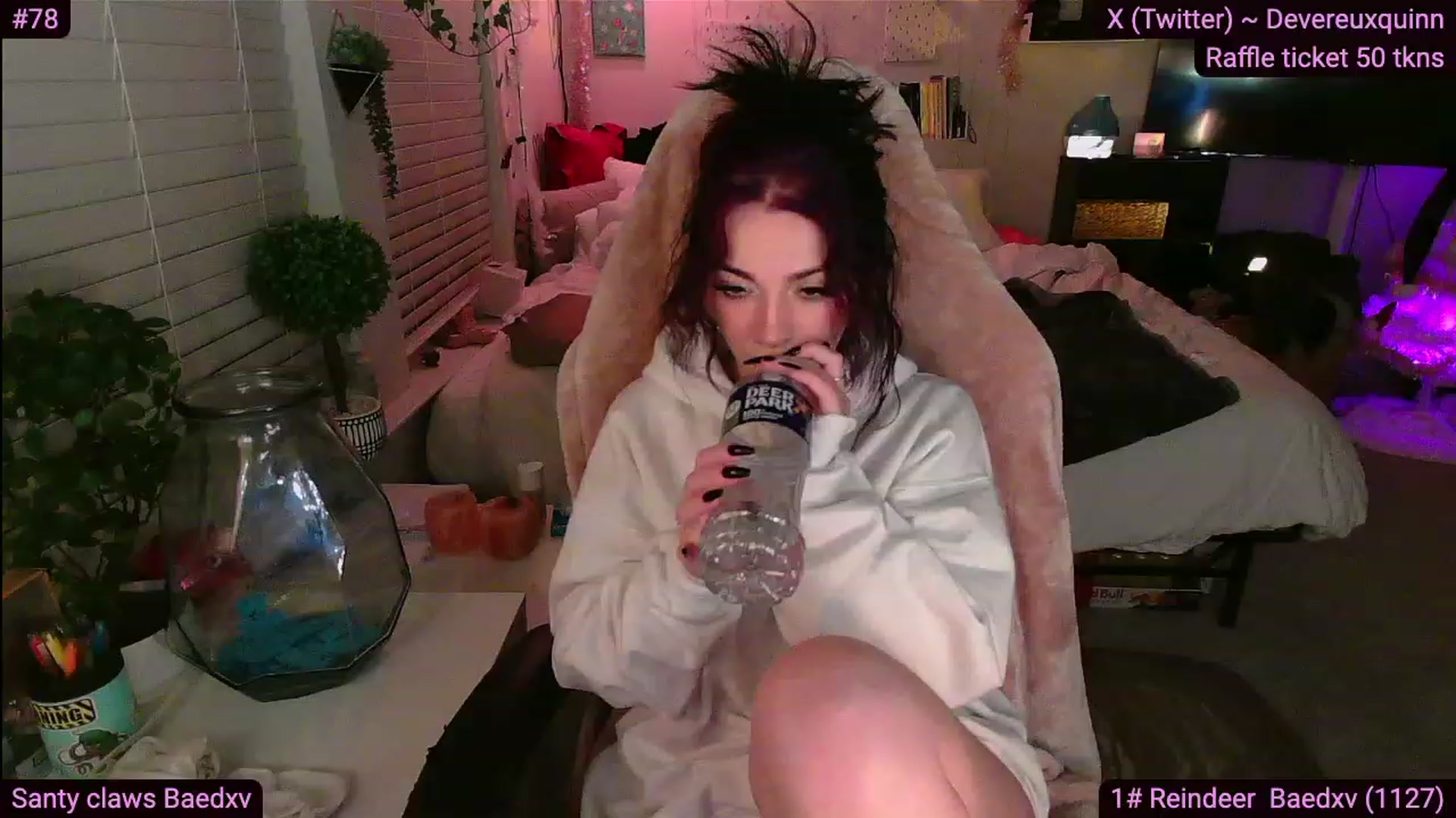 Gallery image thumbnail from Devereuxquinn's myfreecams stream on, 12/13/2023, 09:35 image 16 of 20