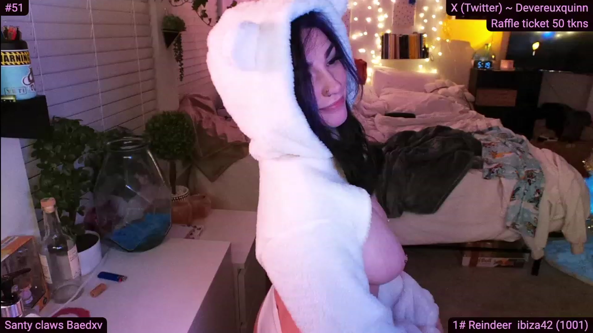 Gallery image thumbnail from Devereuxquinn's myfreecams stream on, 12/15/2023, 10:30 image 13 of 20