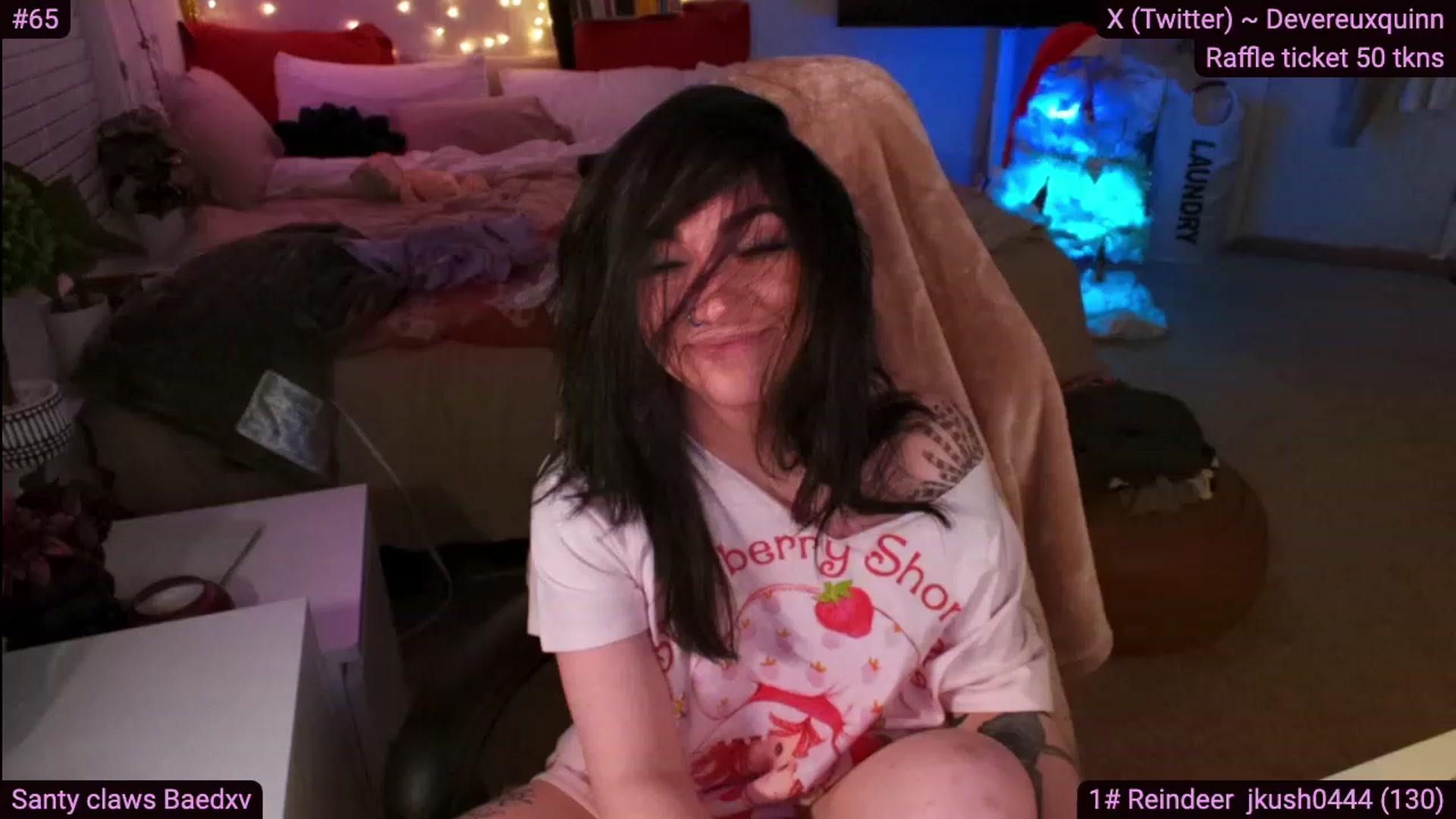 Gallery image thumbnail from Devereuxquinn's myfreecams stream on, 12/17/2023, 06:30 image 9 of 20